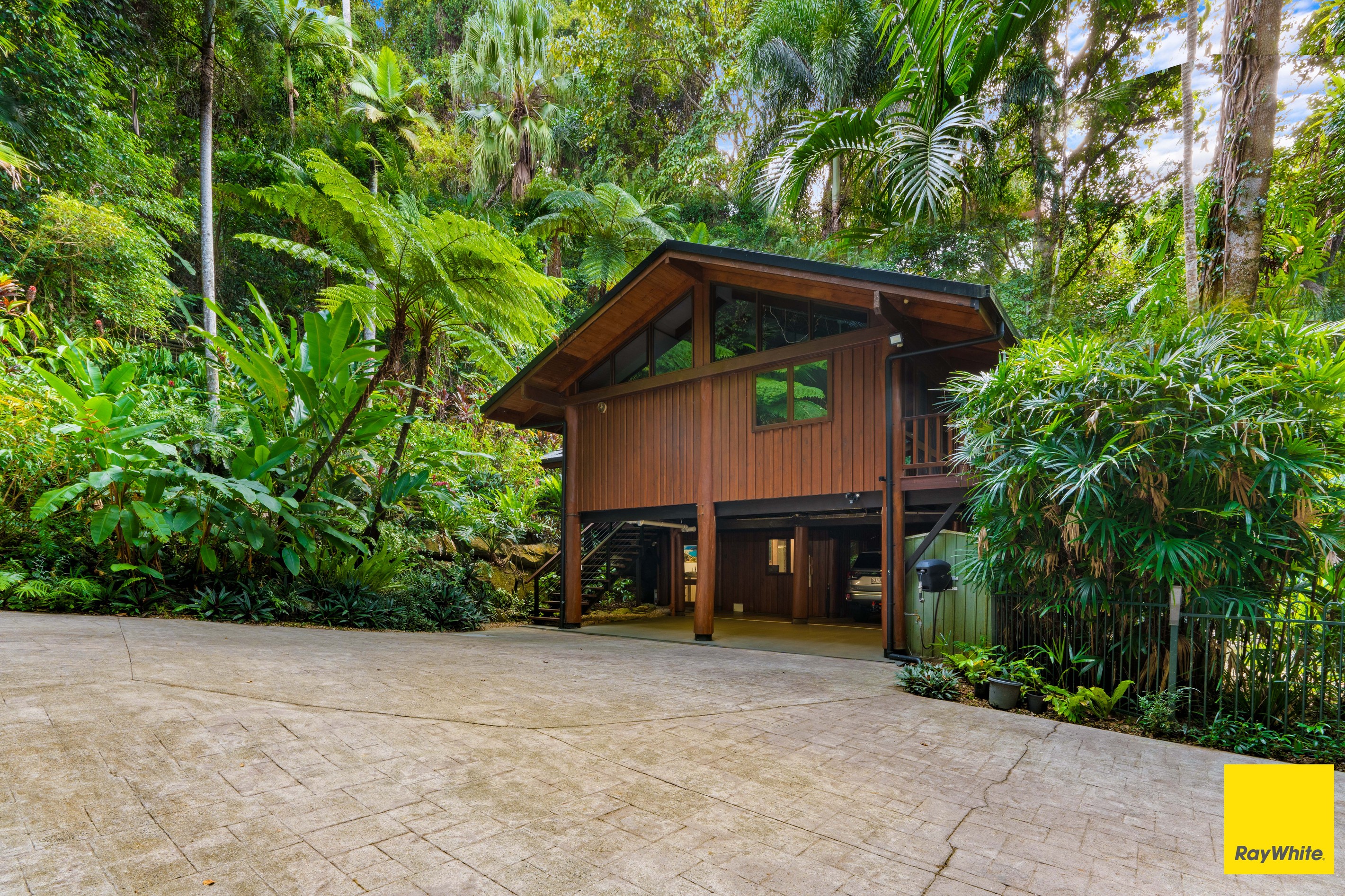 110 Mansfield Street, Earlville, QLD 4870