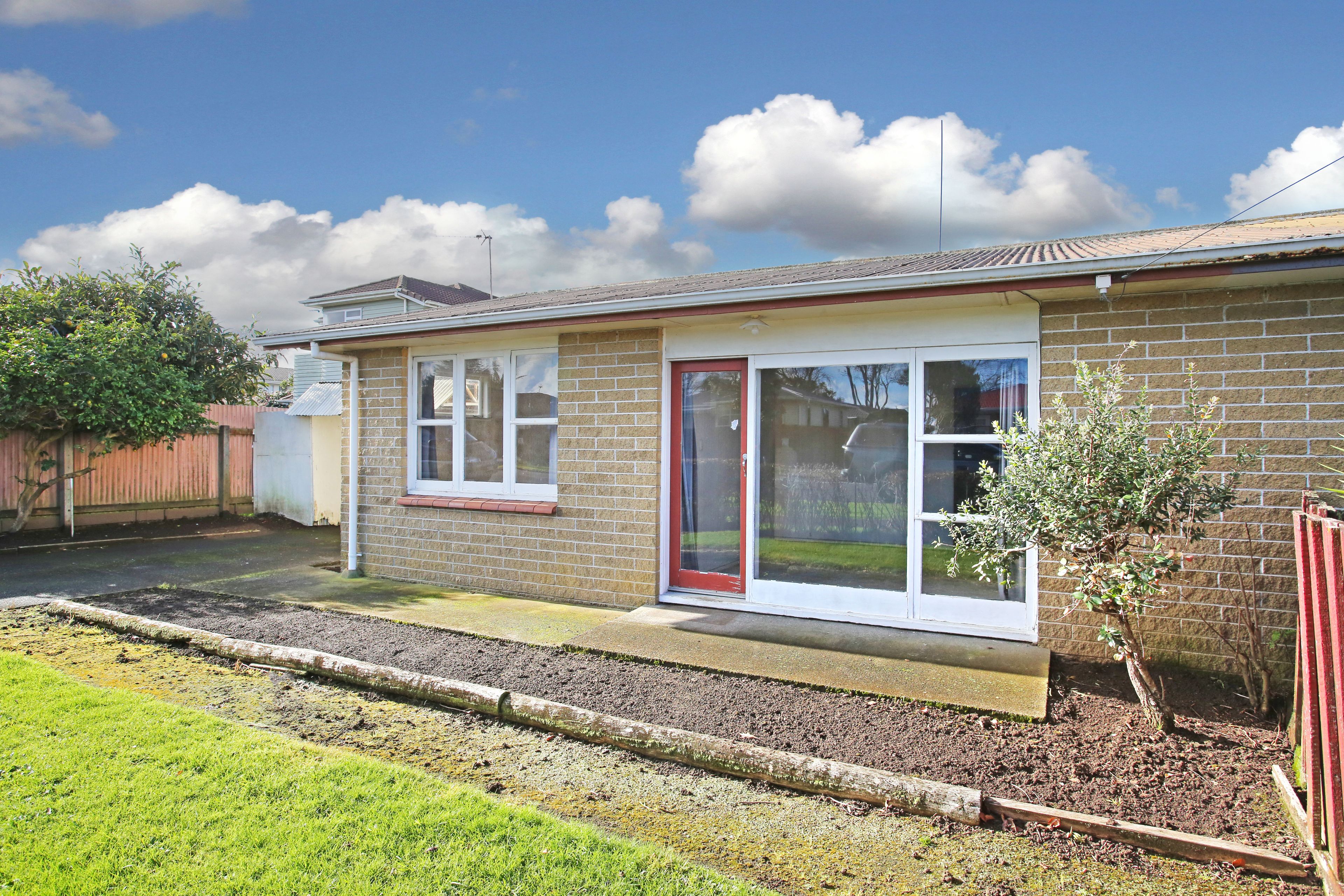 1/98 Kenderdine Road, Papatoetoe, Manukau City