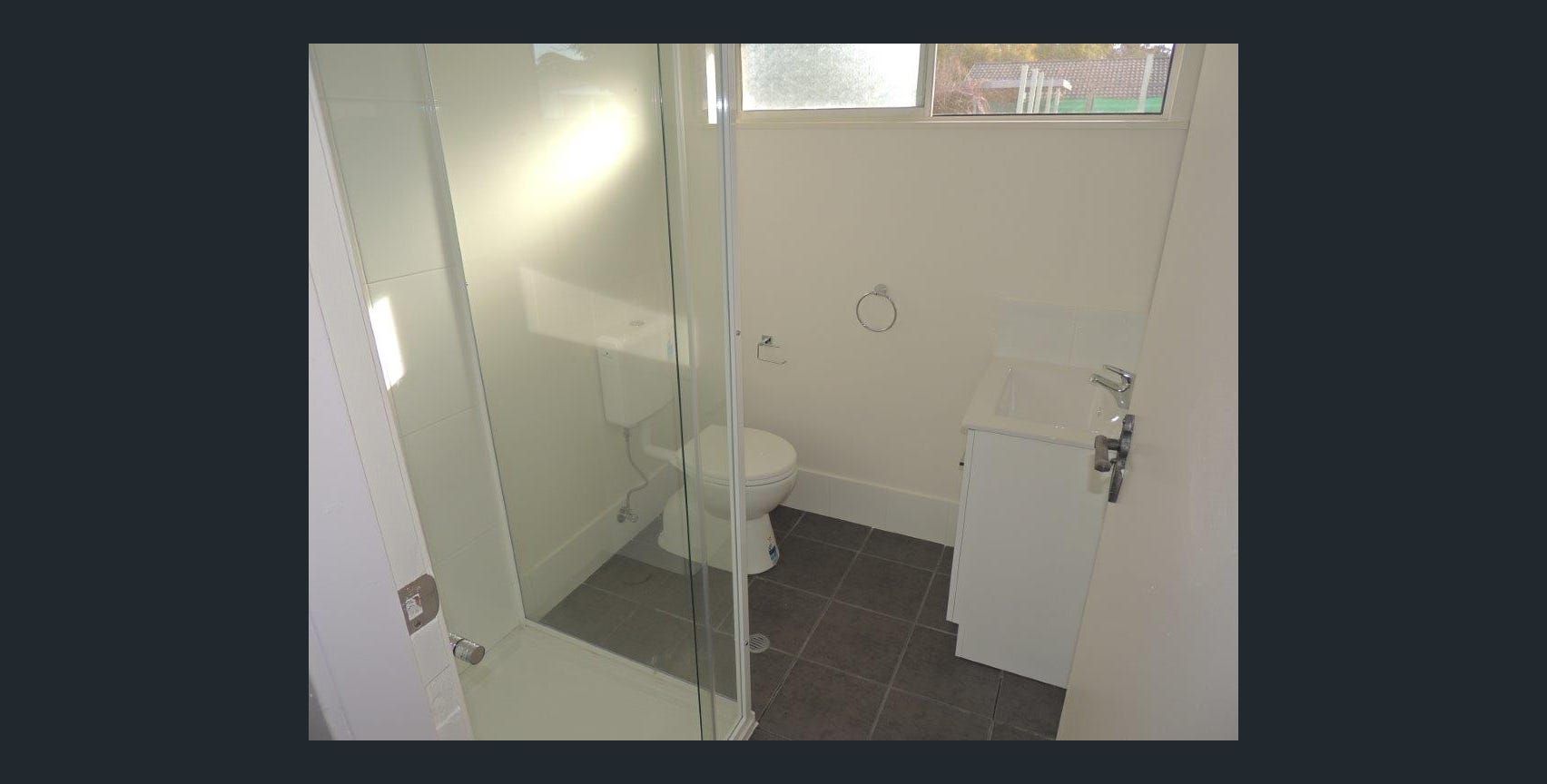 2/11 Manning Street — photo 3 of 3