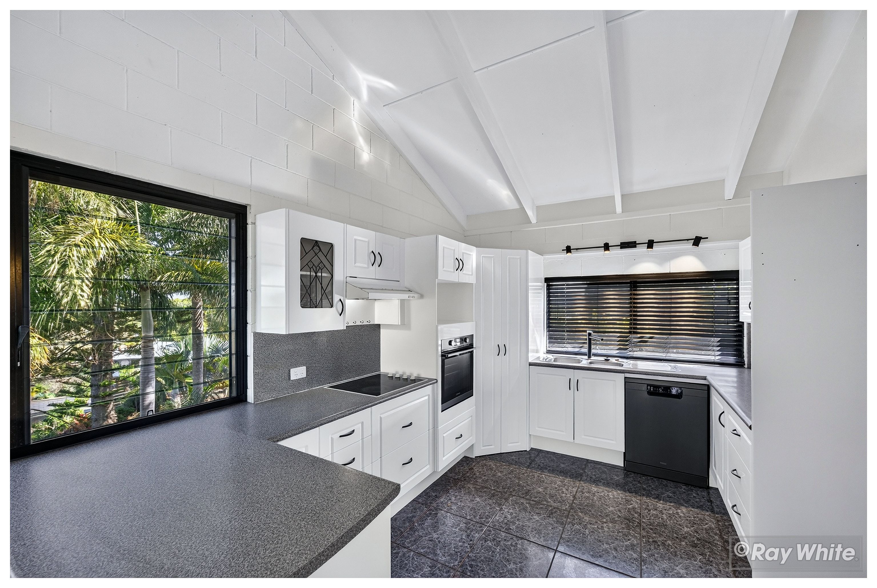23-25 Shaw Avenue, Yeppoon, QLD 4703