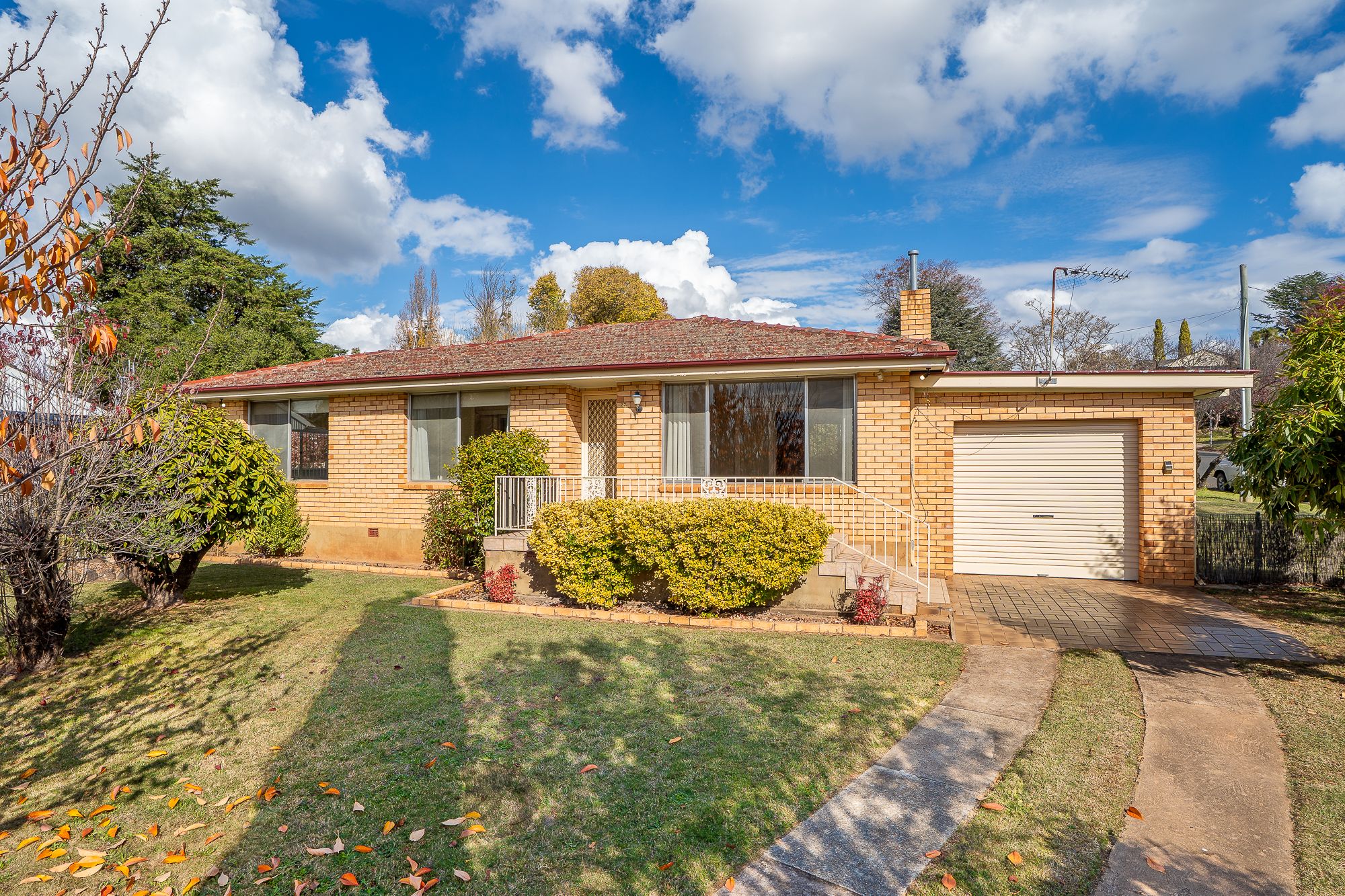 27 Racecourse Road, Orange NSW 2800