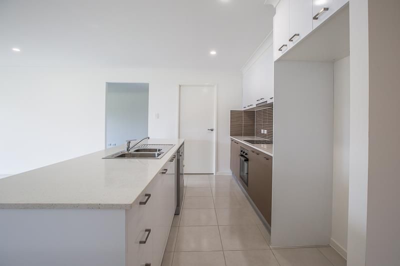 50 Mount Pleasant Street, Park Ridge, QLD 4125