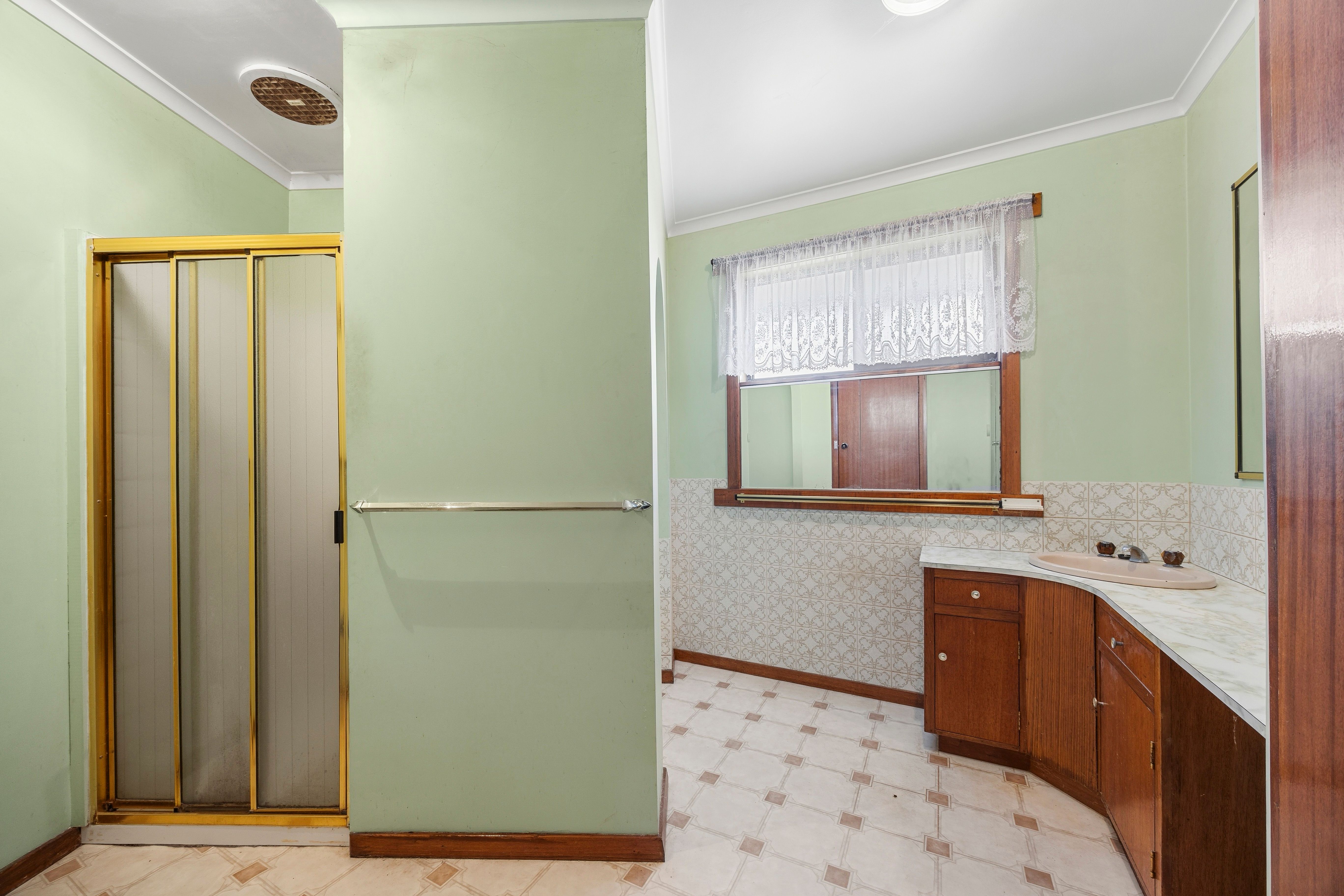 209 Howe Street — photo 17 of 30