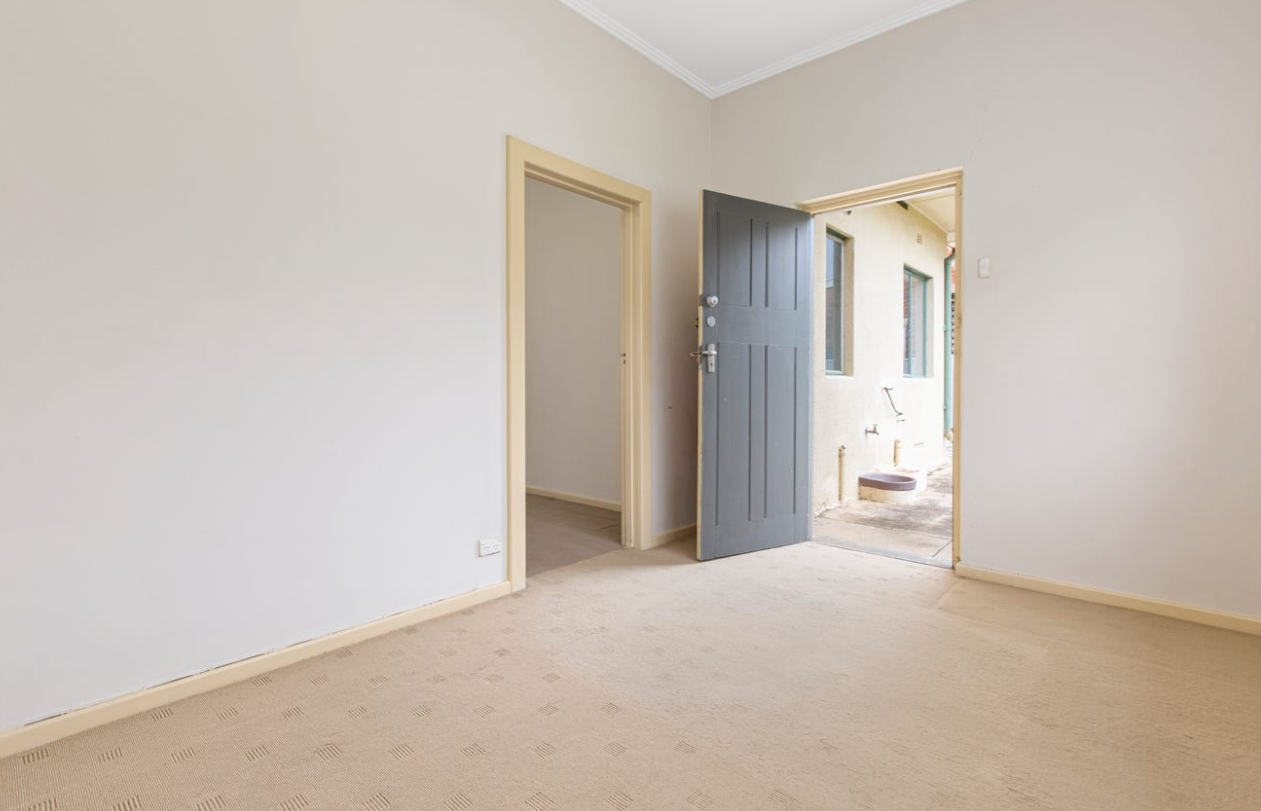 26 Ashford Road — photo 9 of 11