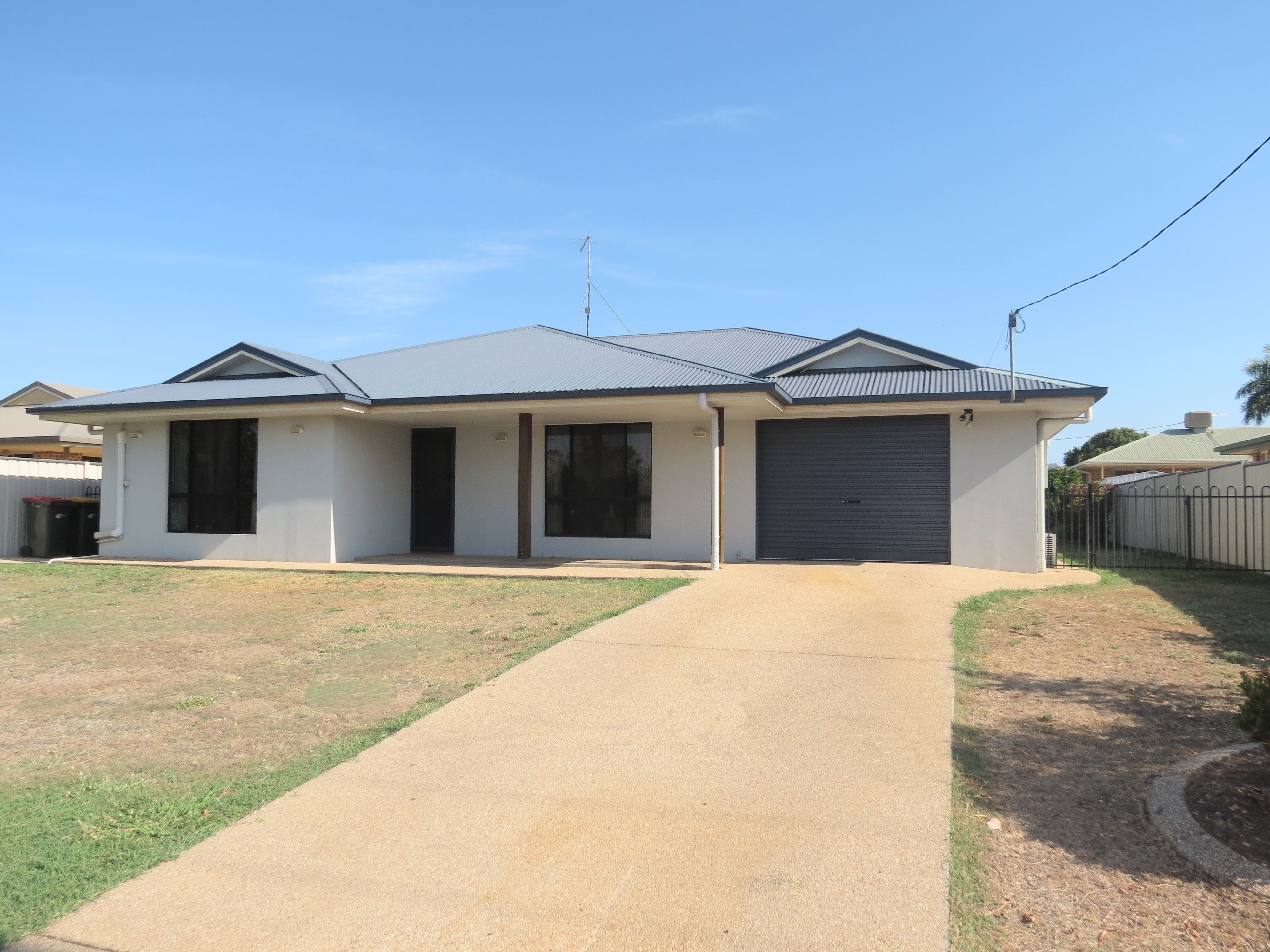 21 Crinum Crescent, Emerald QLD 4720