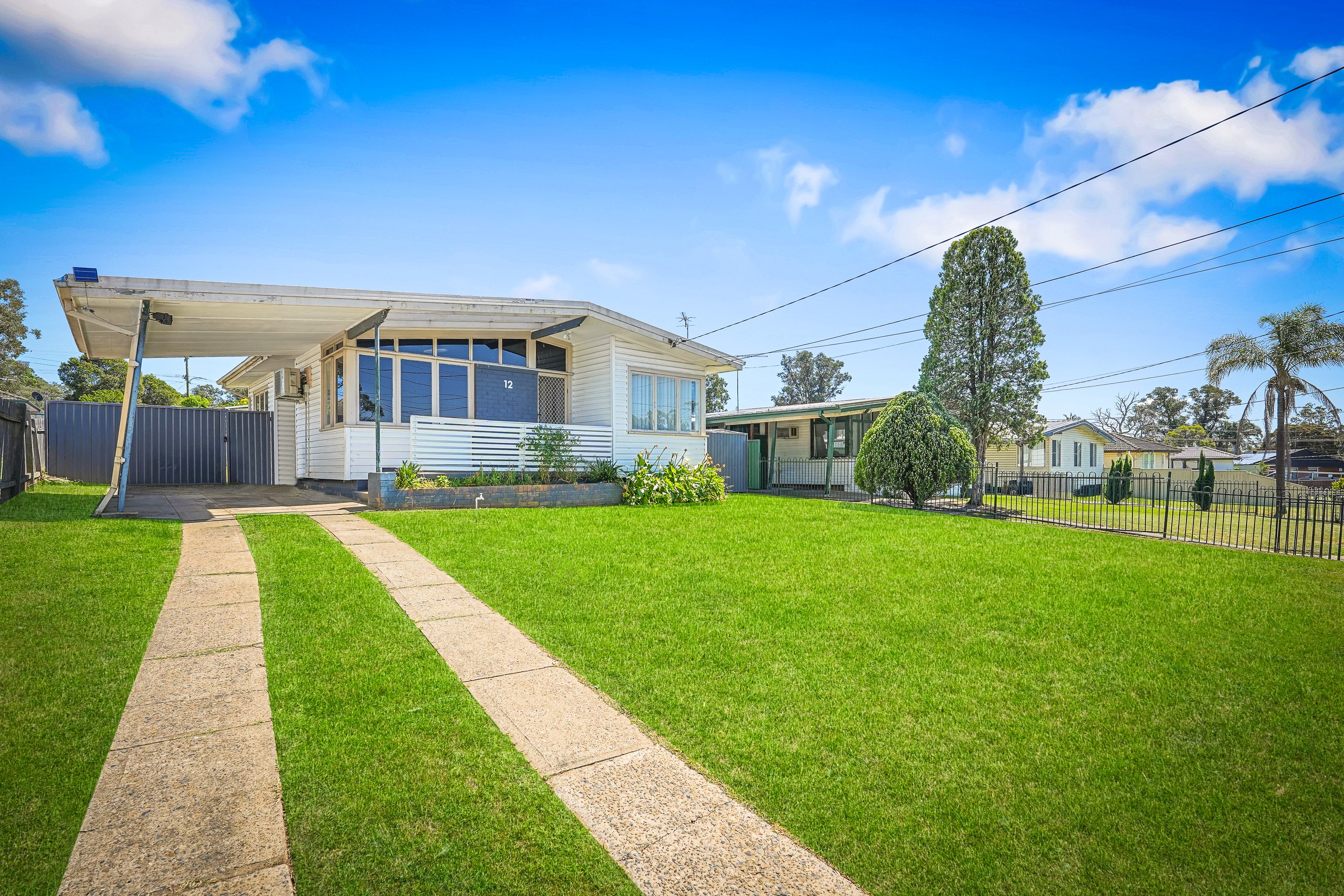 12 Rotorua Street, Lethbridge Park, NSW 2770