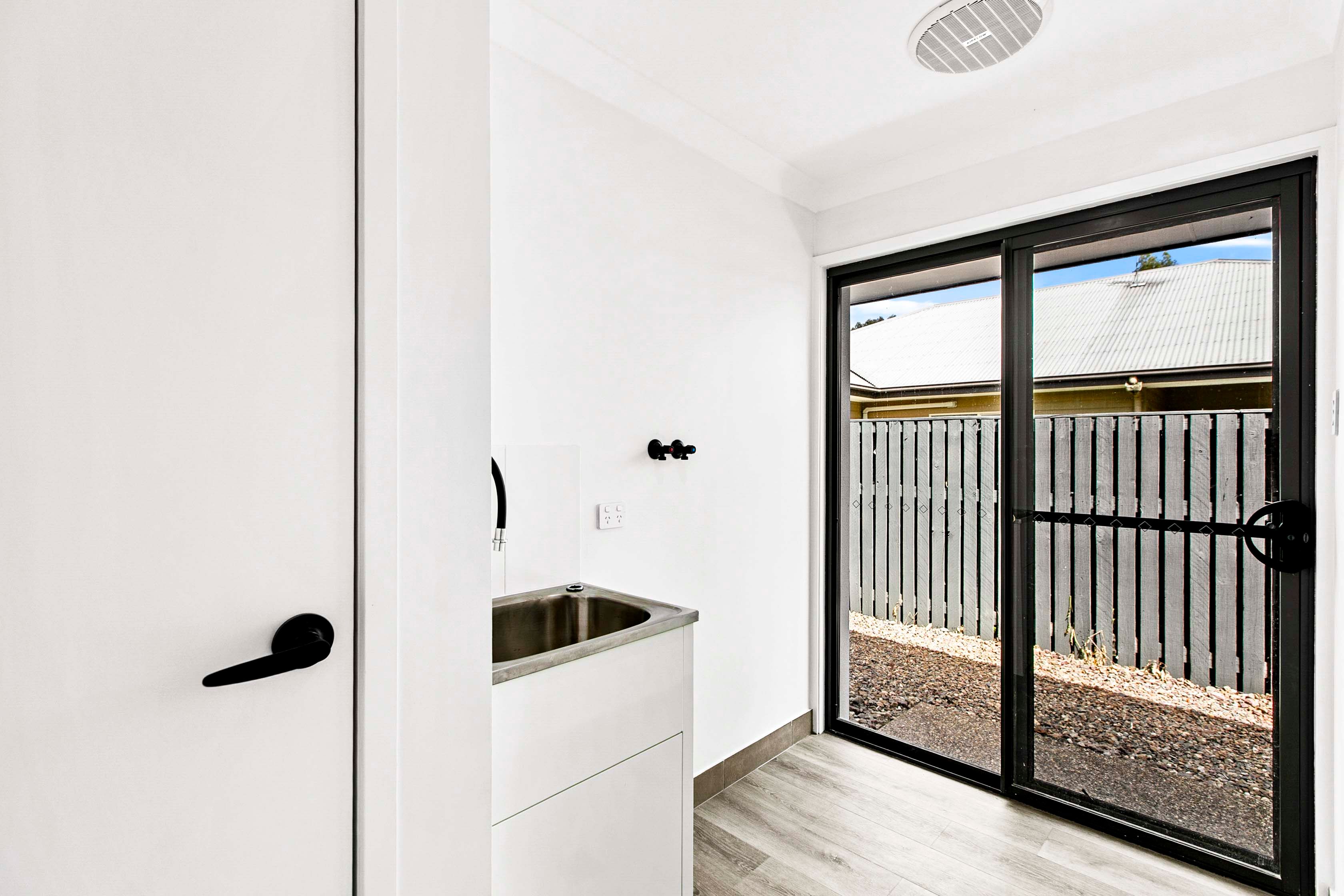 68 Parklands Boulevard — photo 14 of 22
