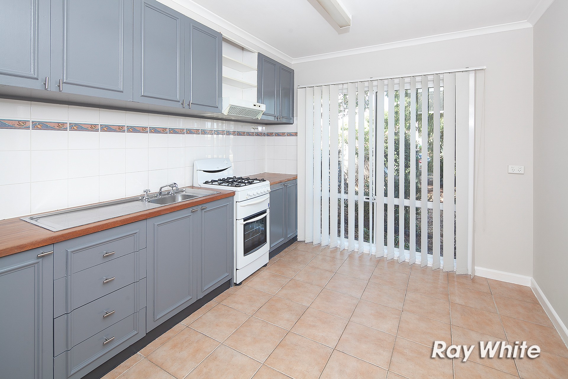 8 Karri Court, Frankston North, VIC 3200