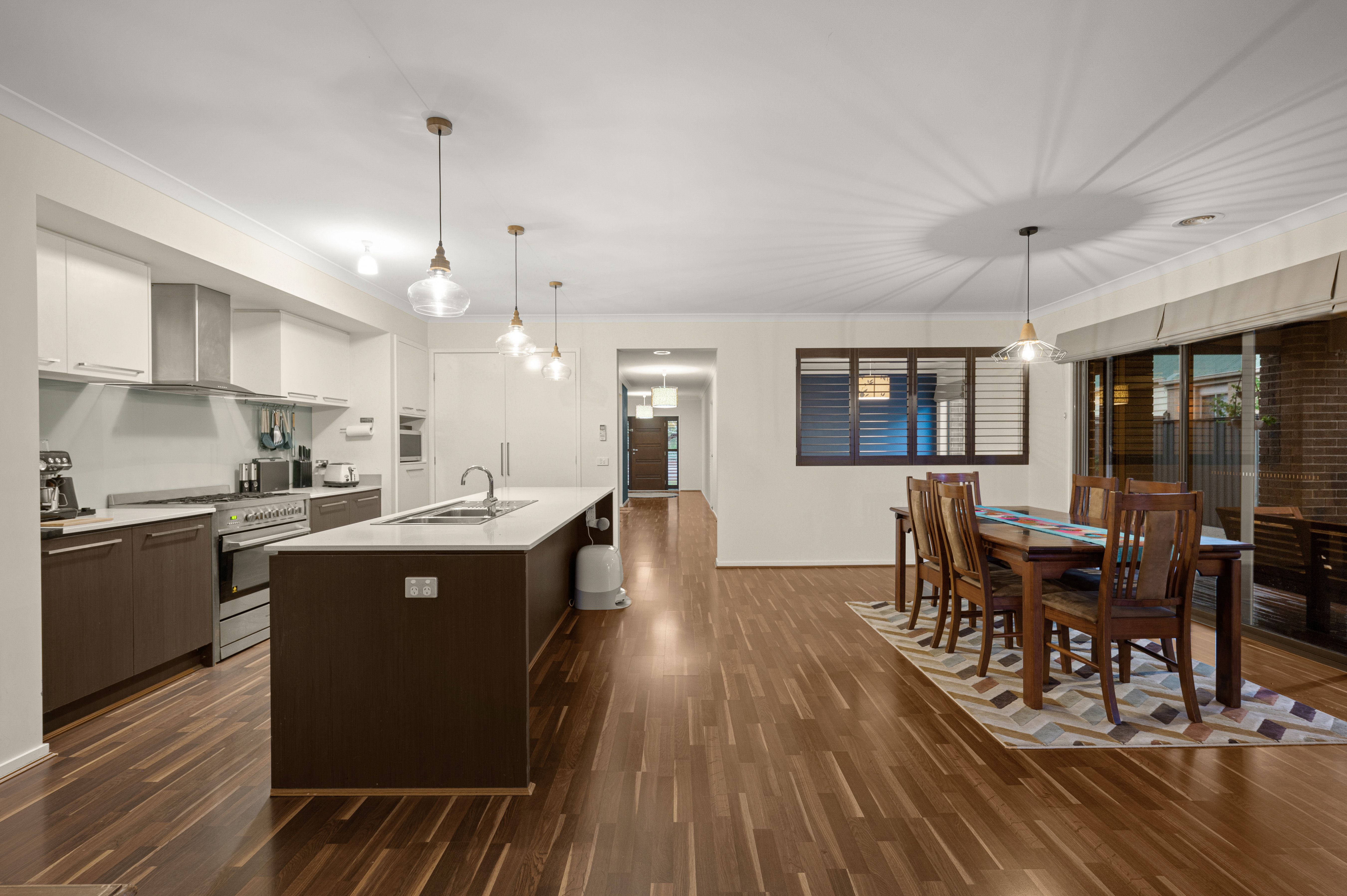 84 Windermere Boulevard — photo 8 of 30