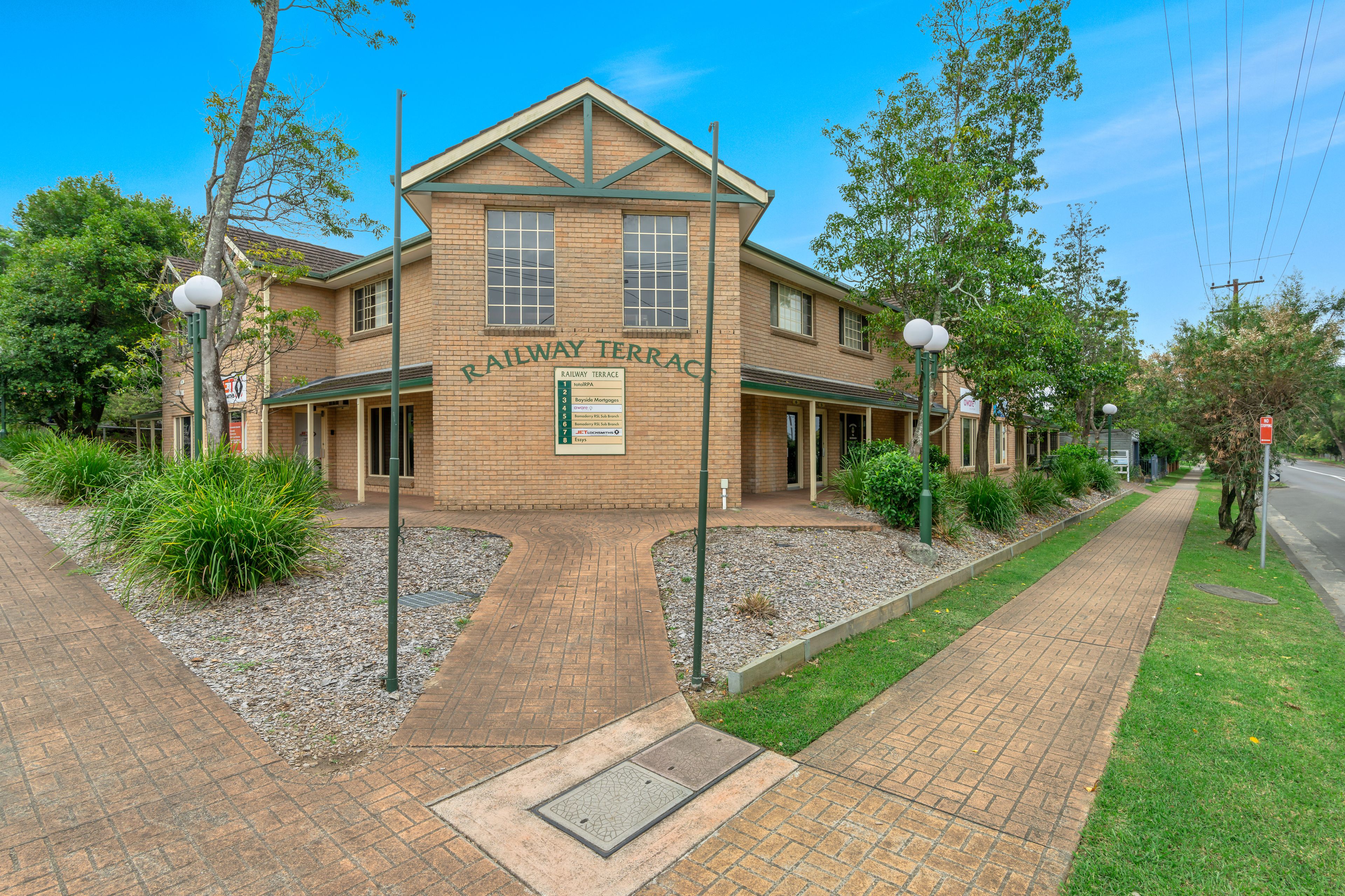 2/3335 Meroo Street, Bomaderry, NSW 2541 Sold Offices Ray White