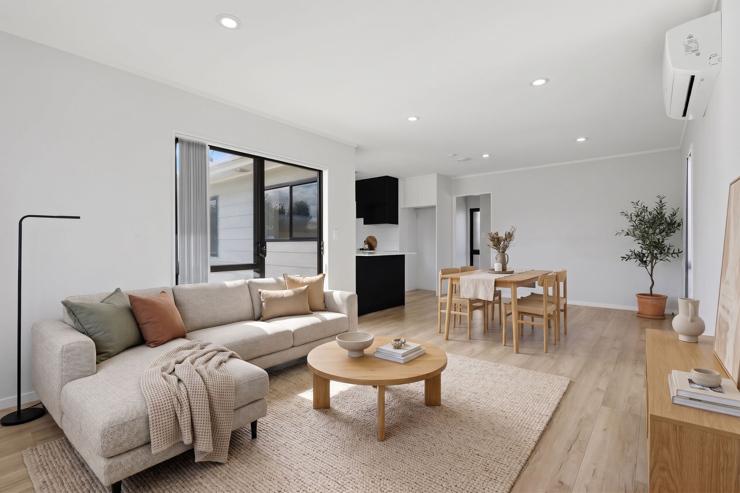 2/5 Freyberg Avenue, Papatoetoe, Manukau City