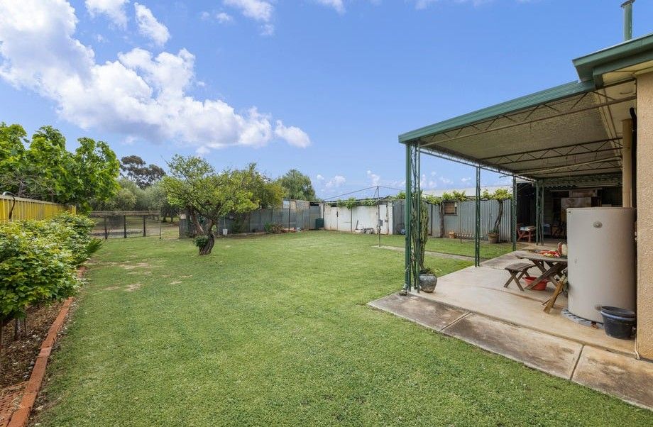 23 Stanbel Road — photo 10 of 11