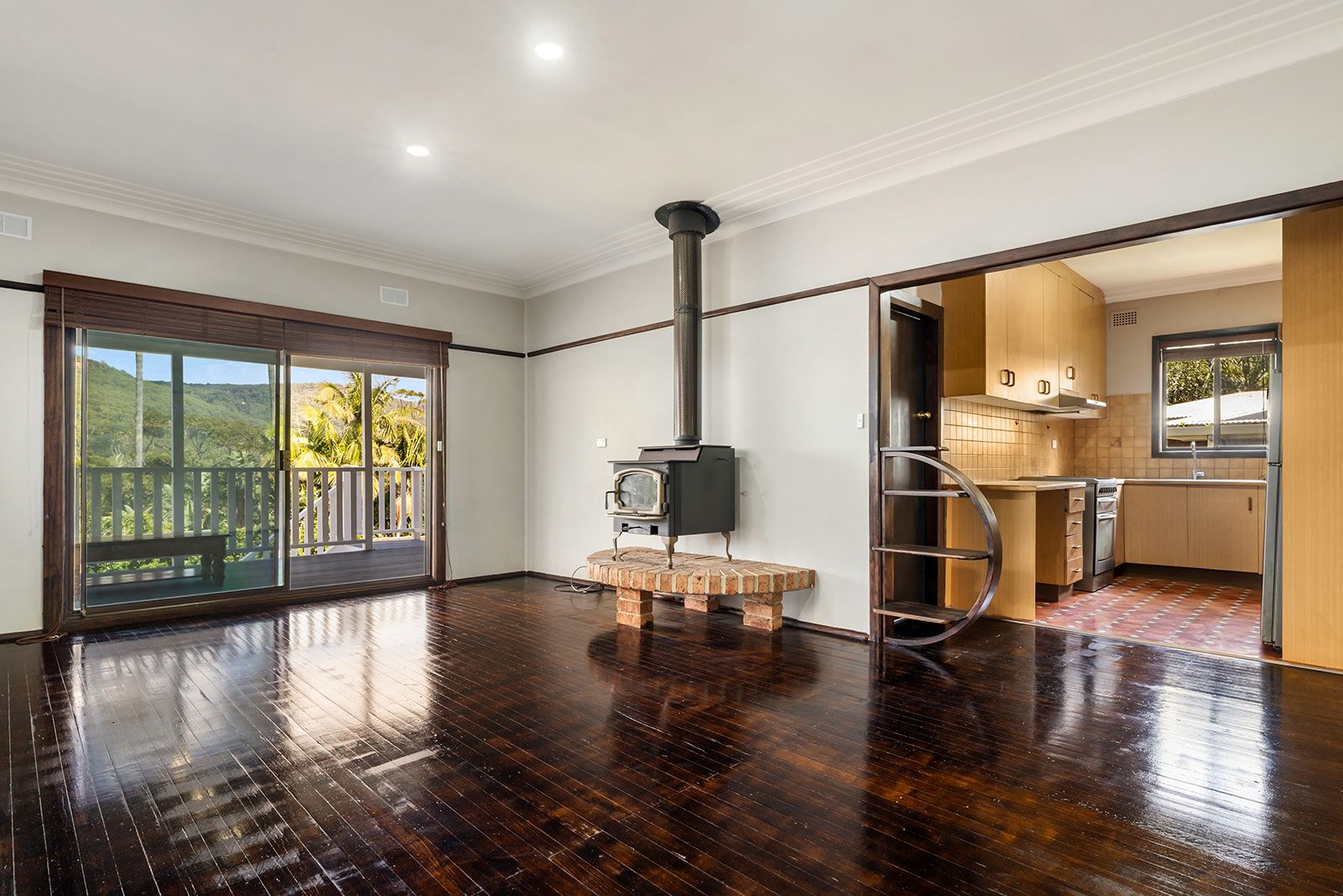 39 Chellow Dene Avenue — photo 3 of 17