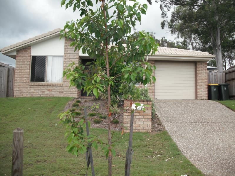 8 Flower Place, Richlands QLD 4077