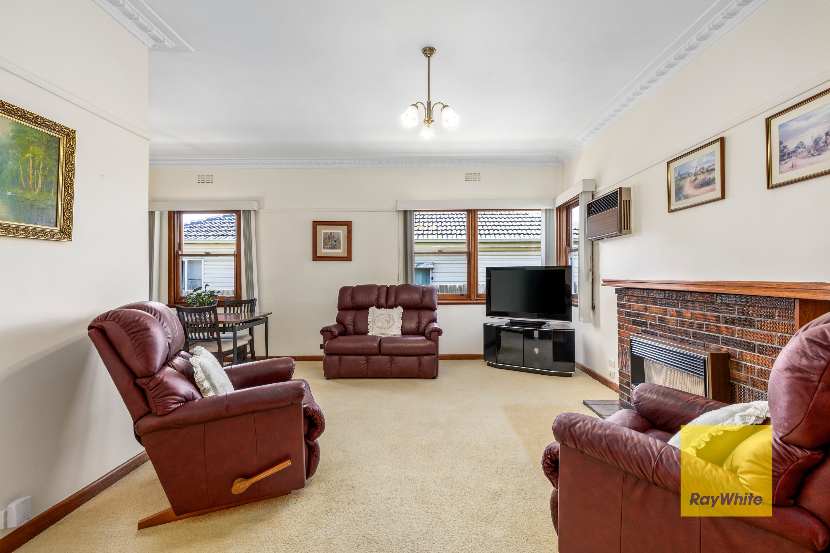 18 Weeroona Avenue, Hamlyn Heights, VIC 3215