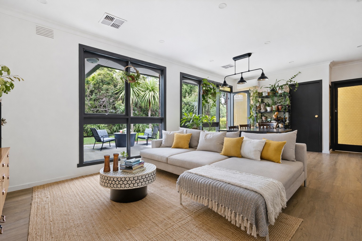 8 Griffiths Court, Mount Waverley, VIC 3149