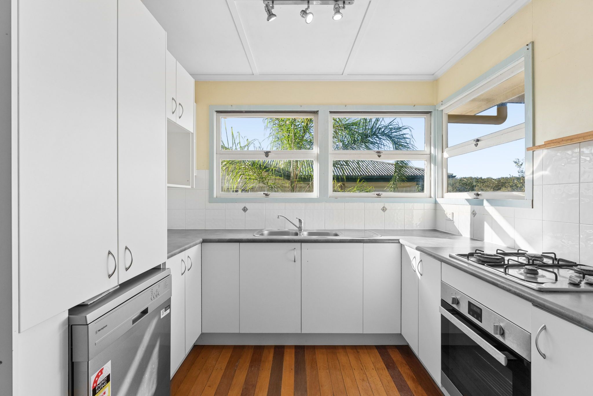11 Carnelian Street — photo 5 of 18