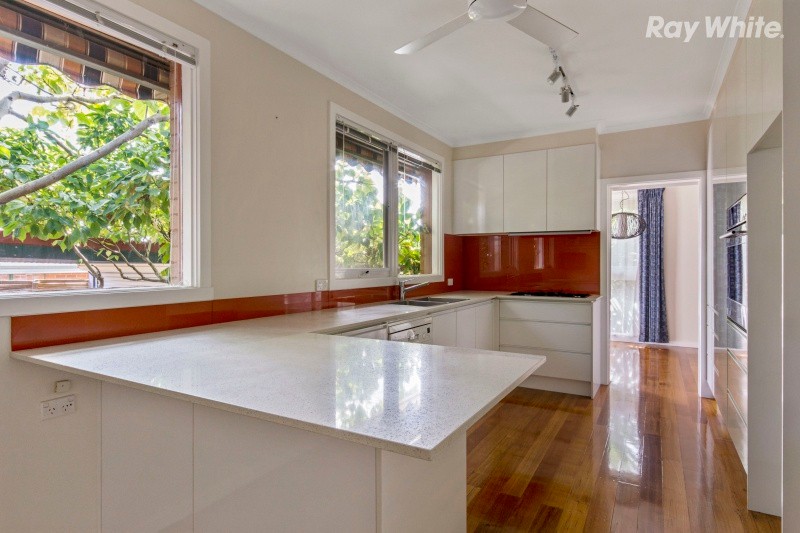 10 Currawa Drive, Boronia, VIC 3155