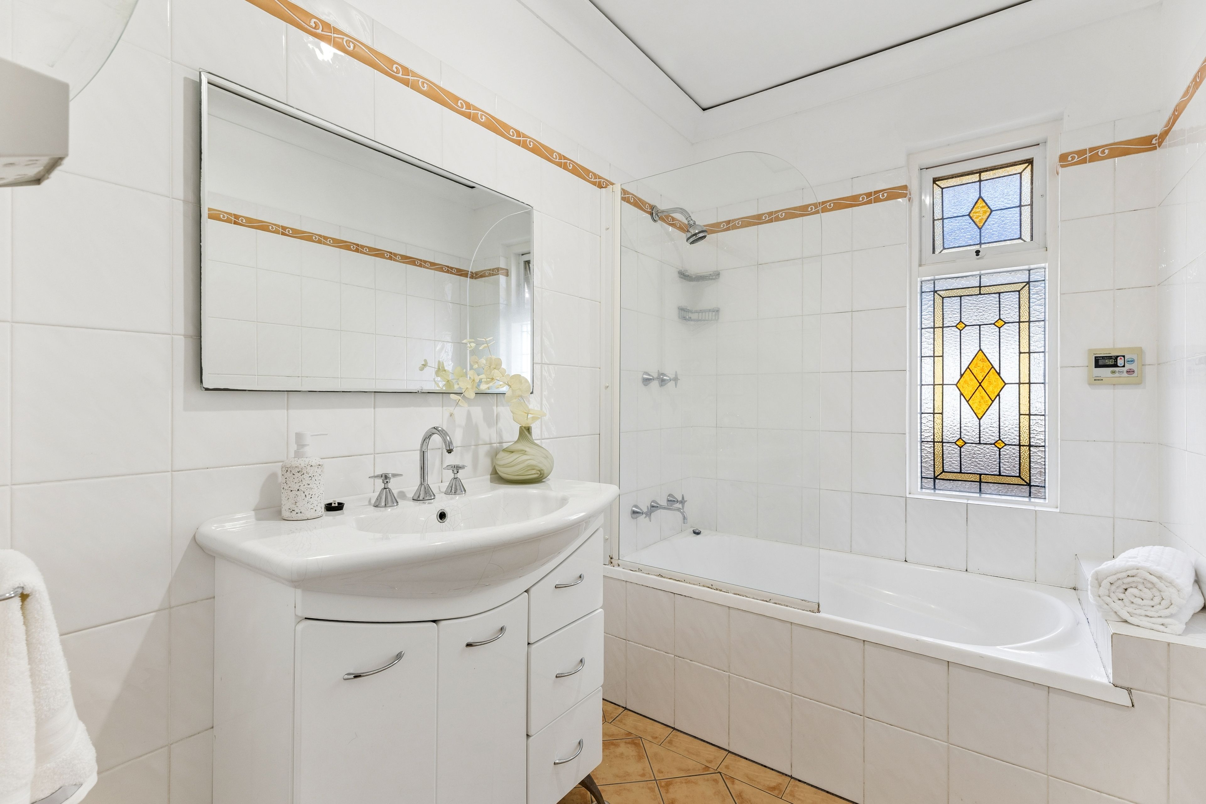 48 Tiparra Avenue — photo 11 of 16
