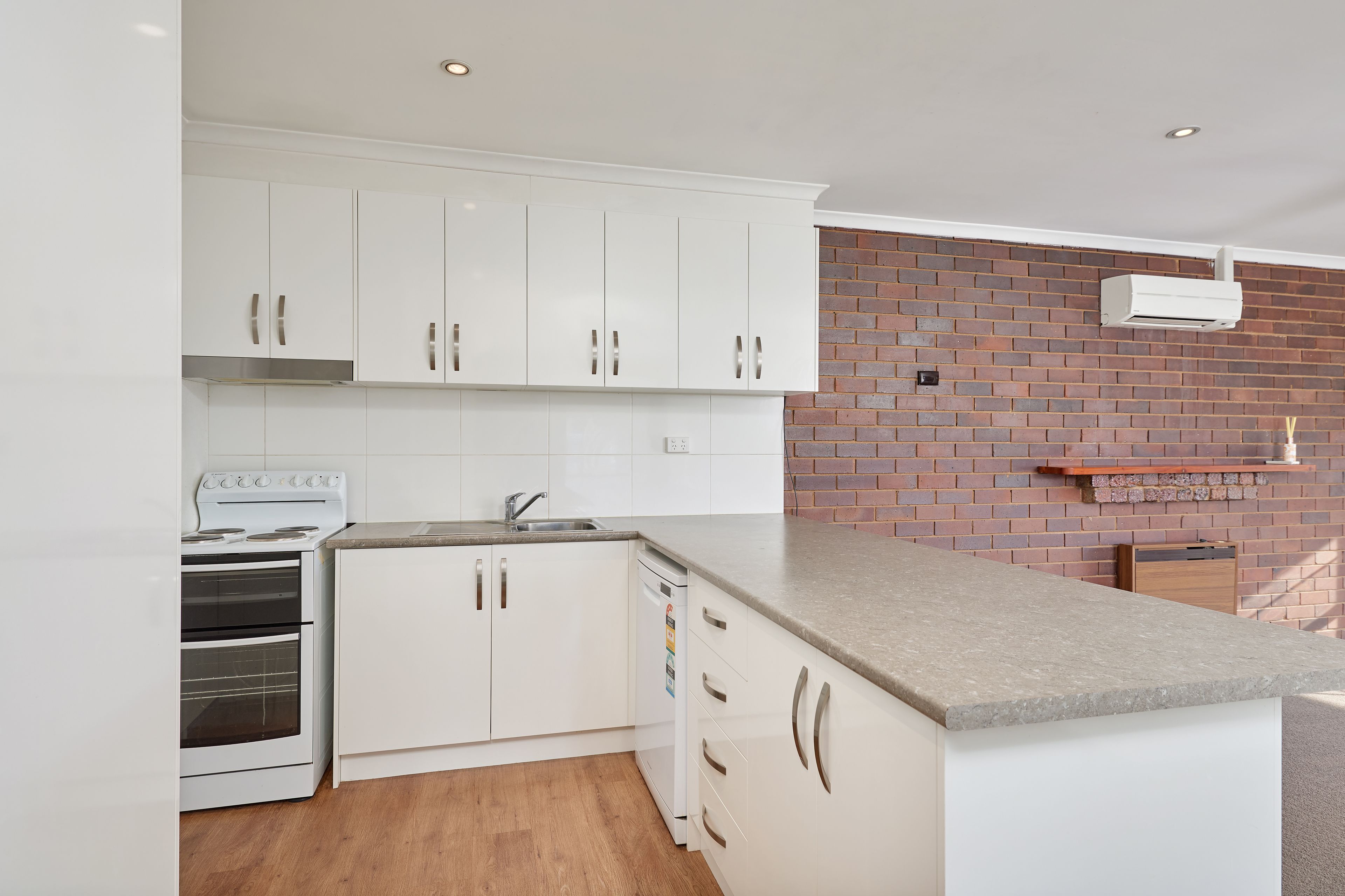 1/36 Oates Avenue — photo 5 of 12