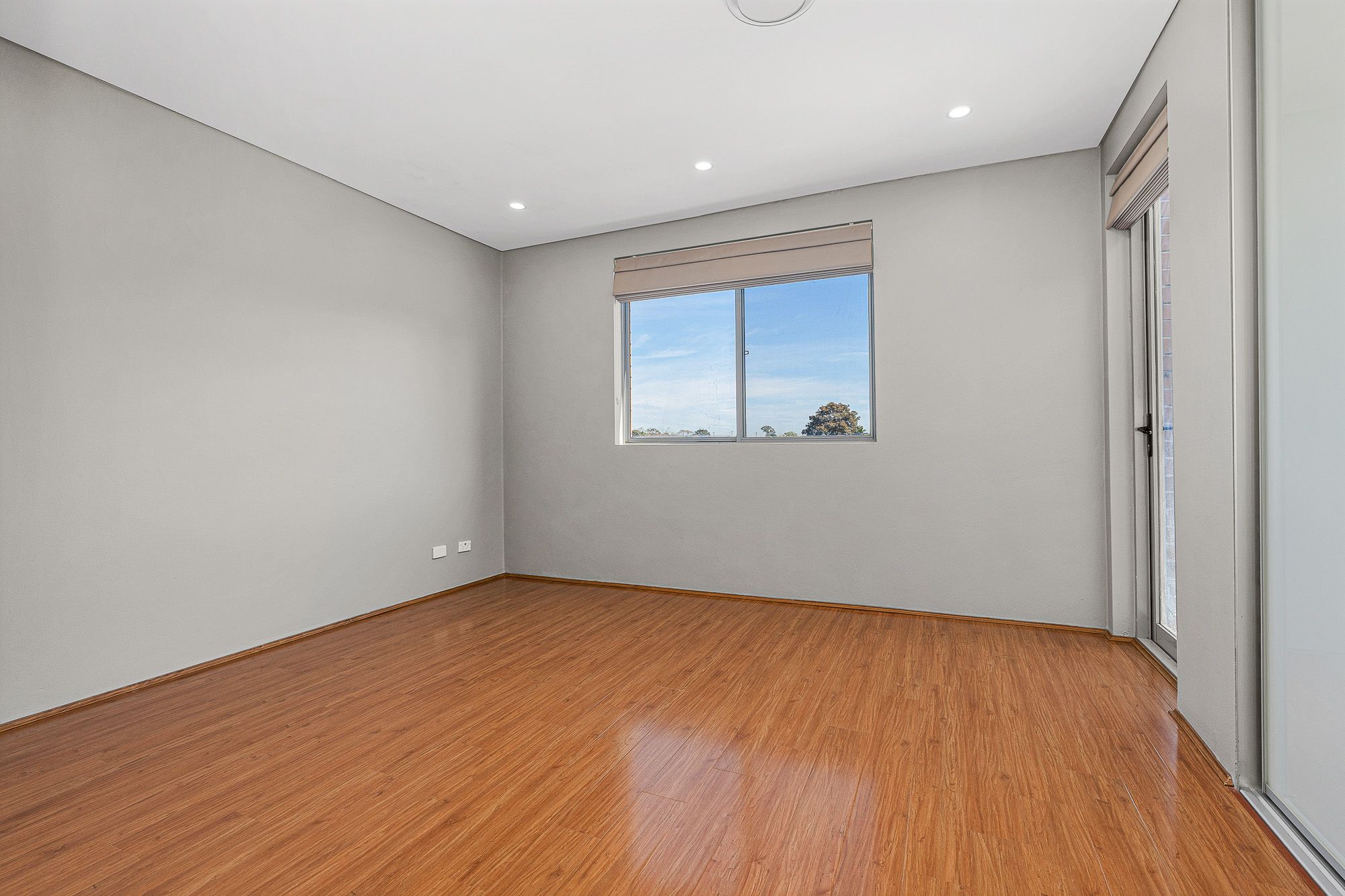 5/637-645 Forest Road — photo 5 of 12