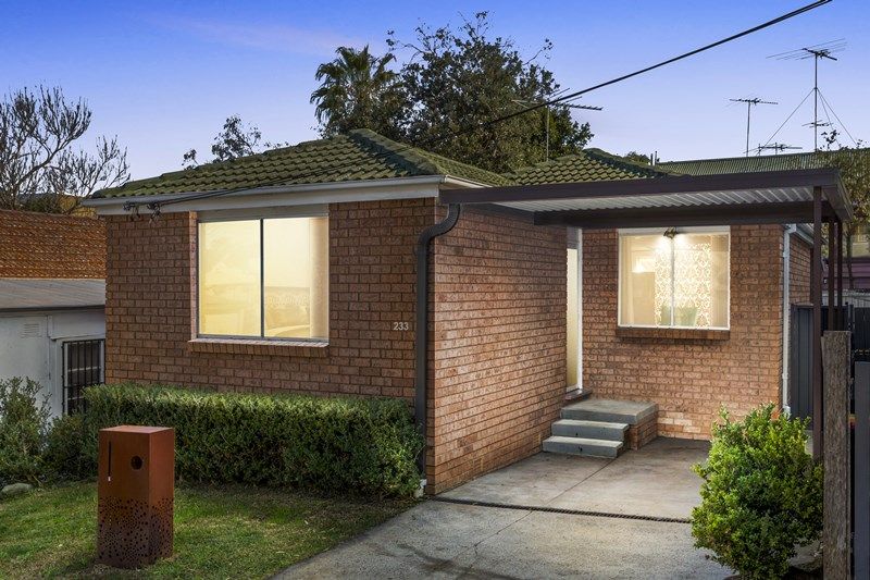 233 Evans Street