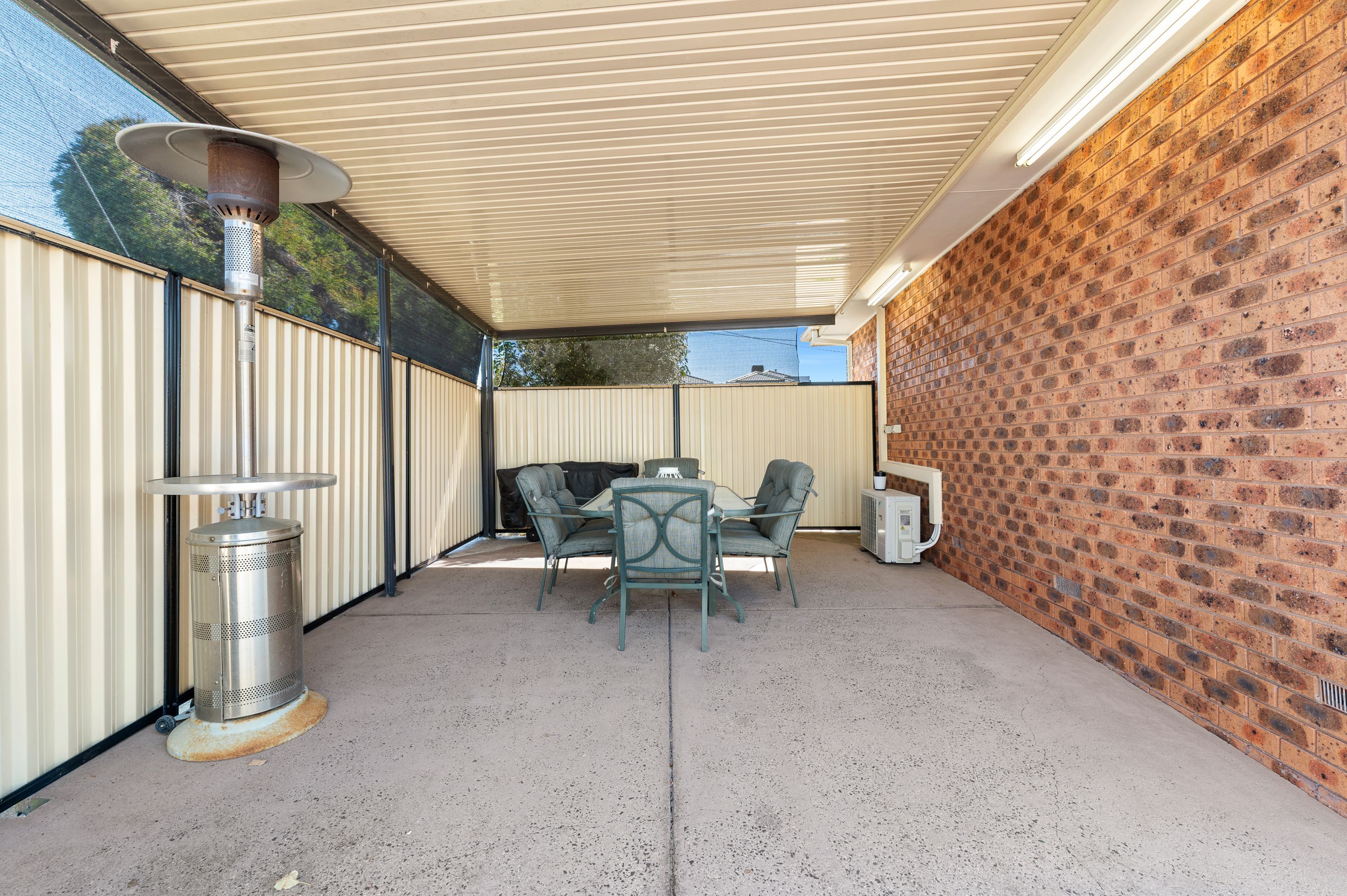 191 Victoria Drive — photo 9 of 12