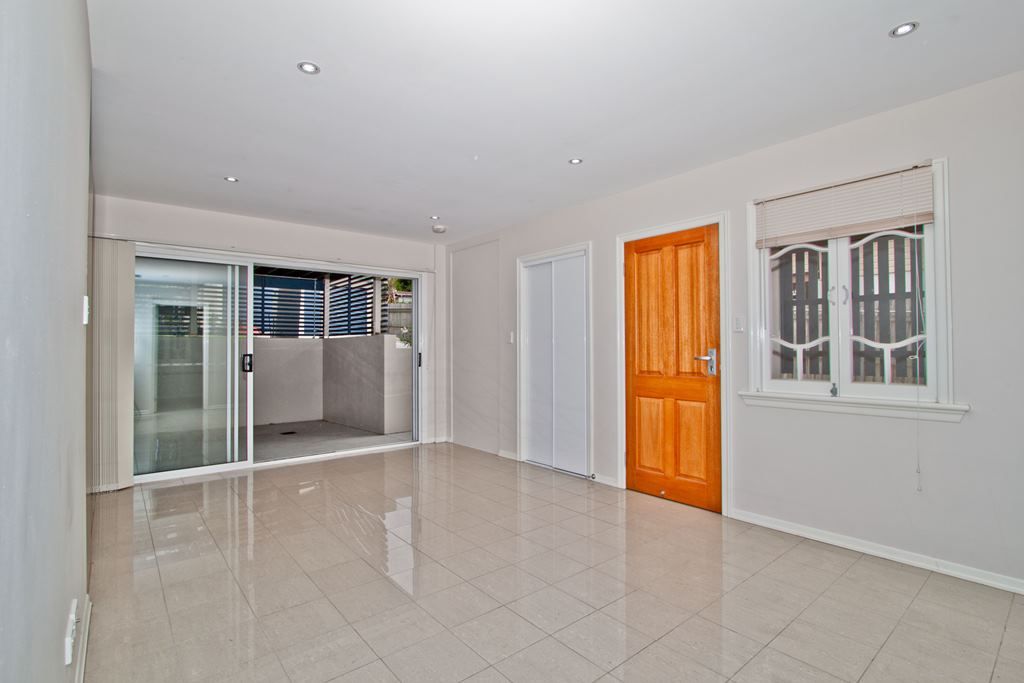 2/11 Sydney Street, Fairfield, QLD 4103