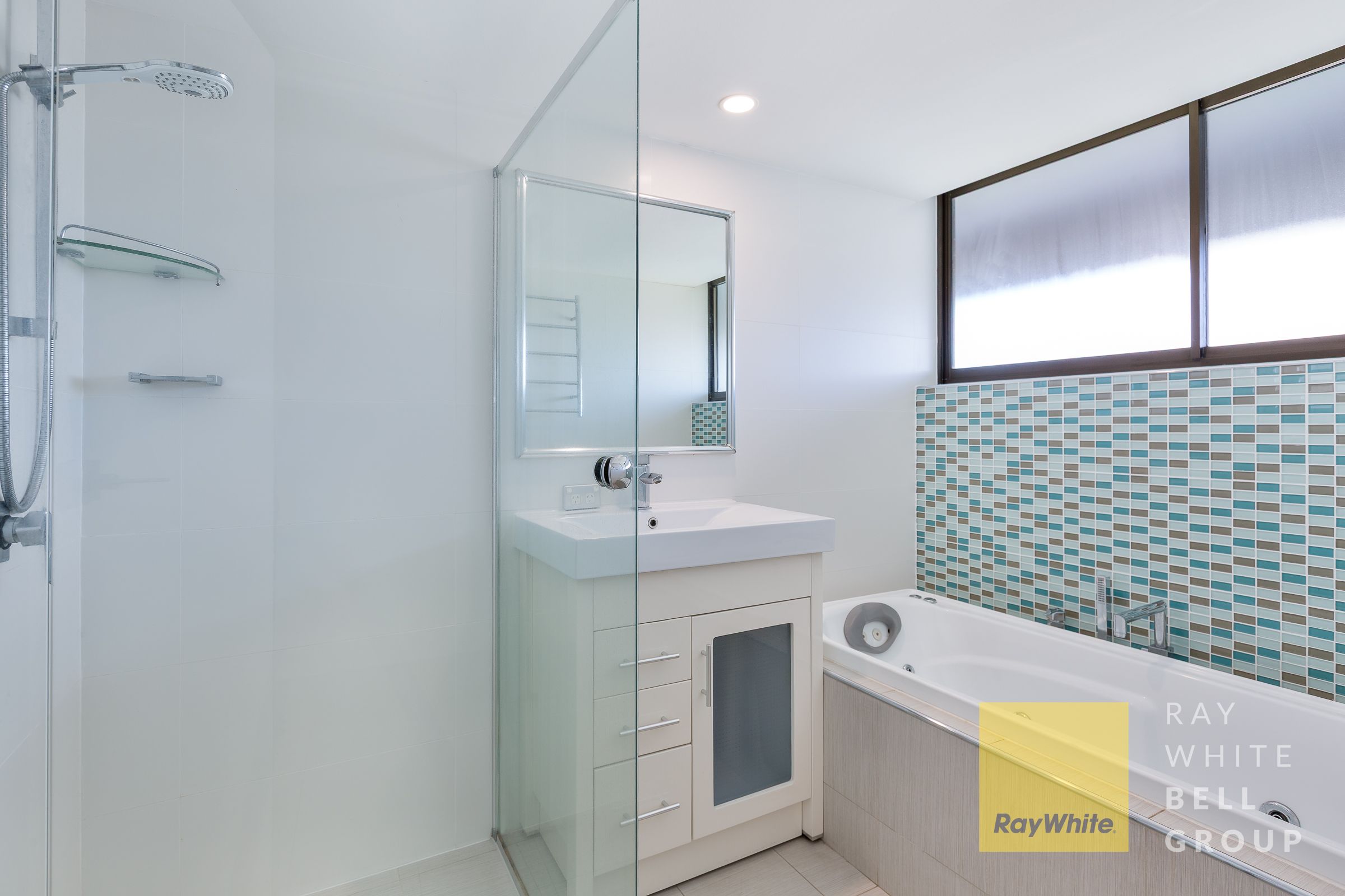 63/18 Commodore Drive — photo 18 of 26