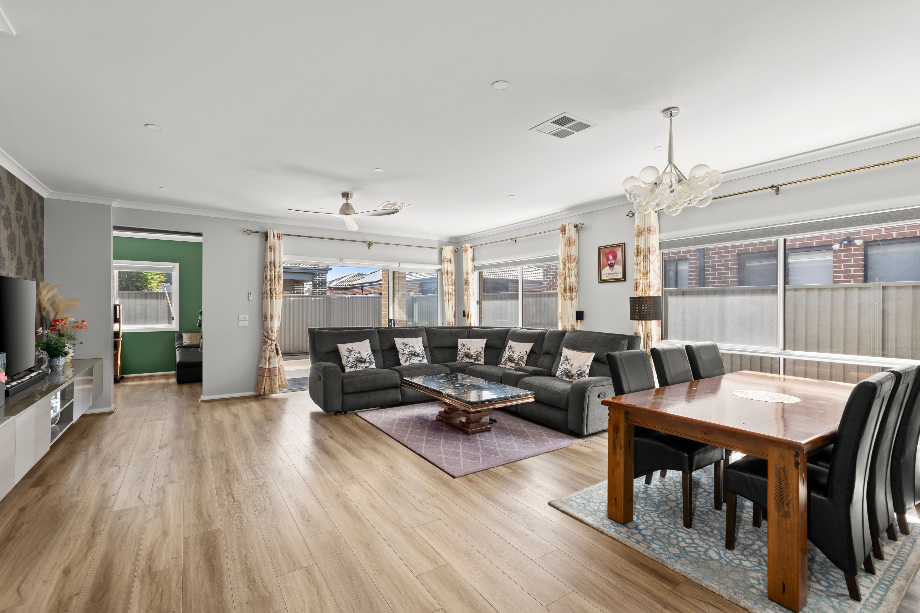 54 Canterbury Road West — photo 6 of 17