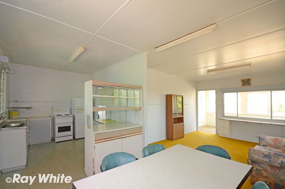 40 Warren Street, Goovigen, QLD 4702