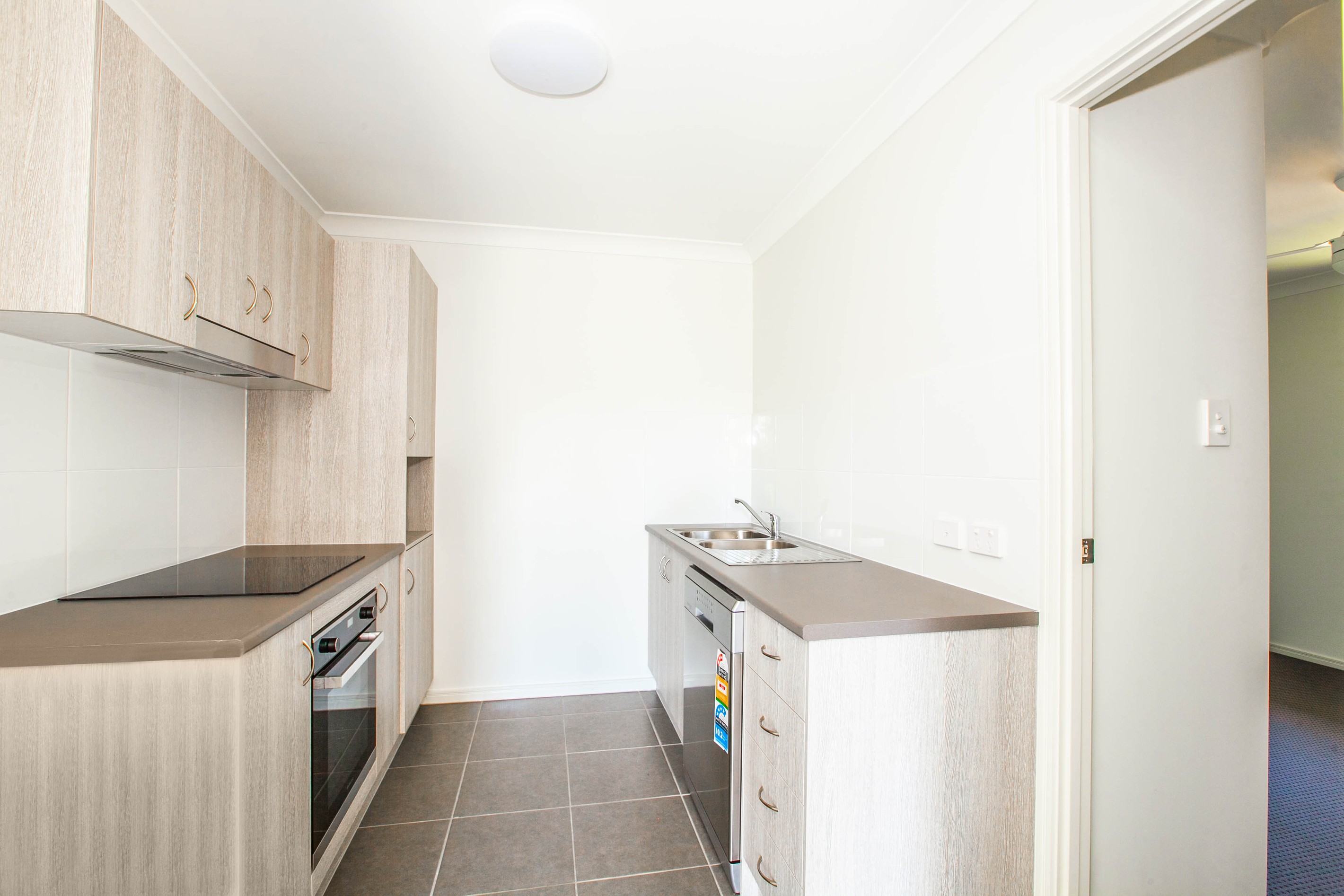 2/24 Sunrise Court, Loganlea, QLD 4131