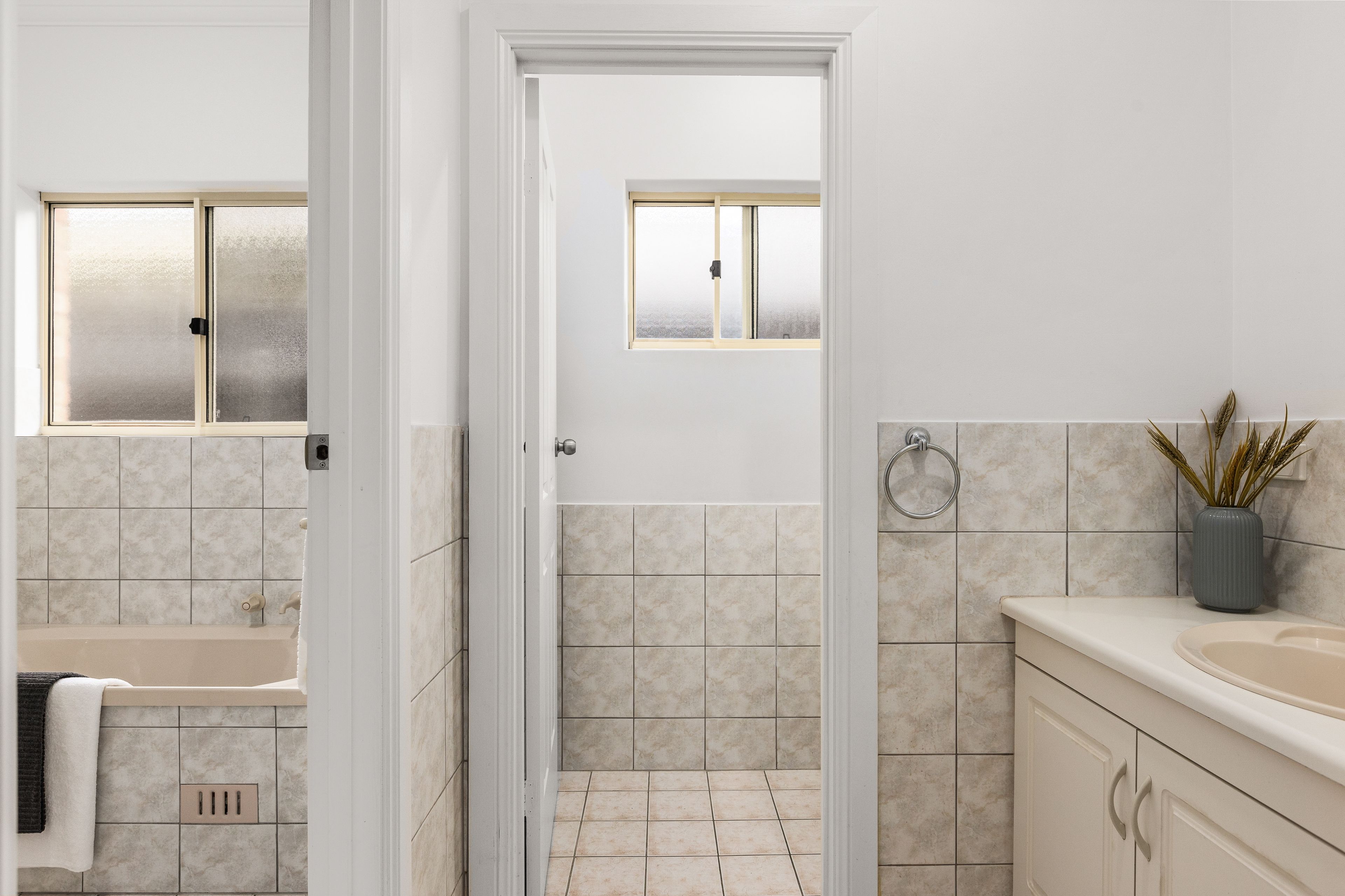8A Acacia Avenue — photo 13 of 15