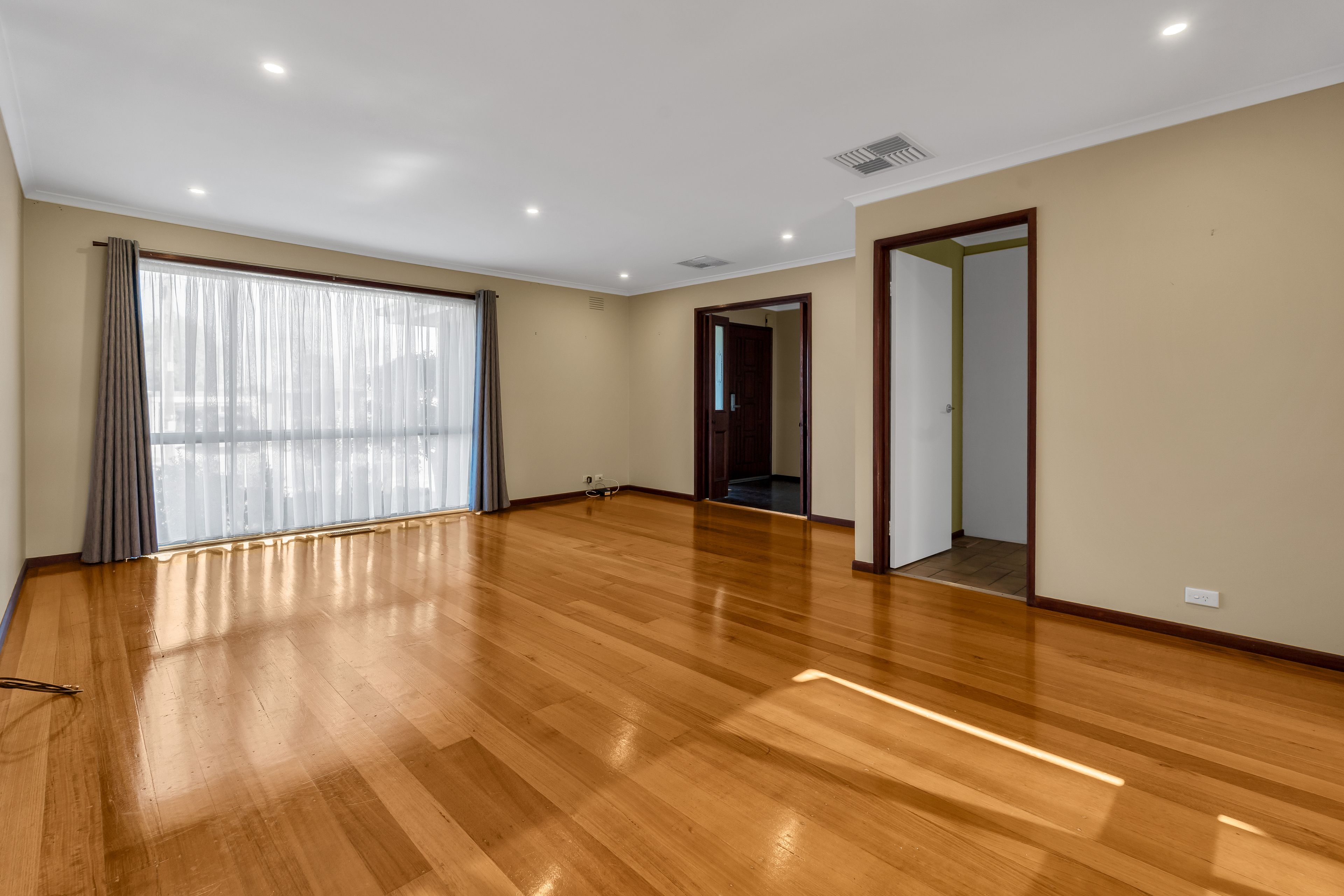 14 Wimmera Court — photo 2 of 10