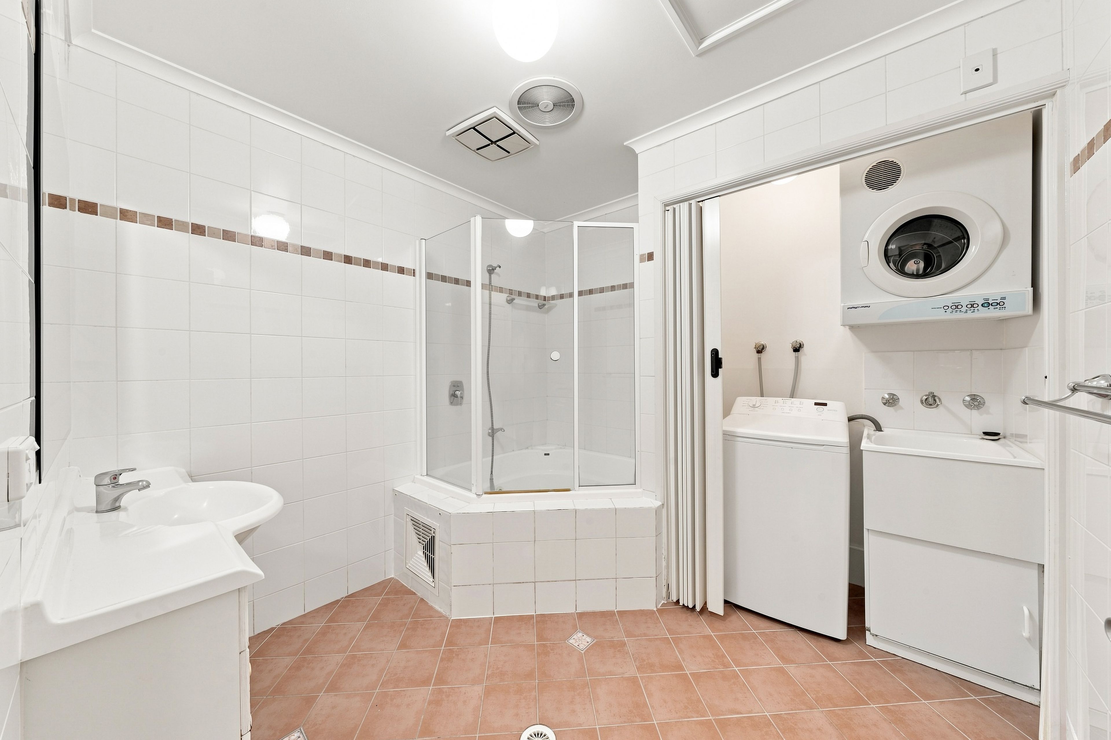 52/13 Chandler Street — photo 5 of 13