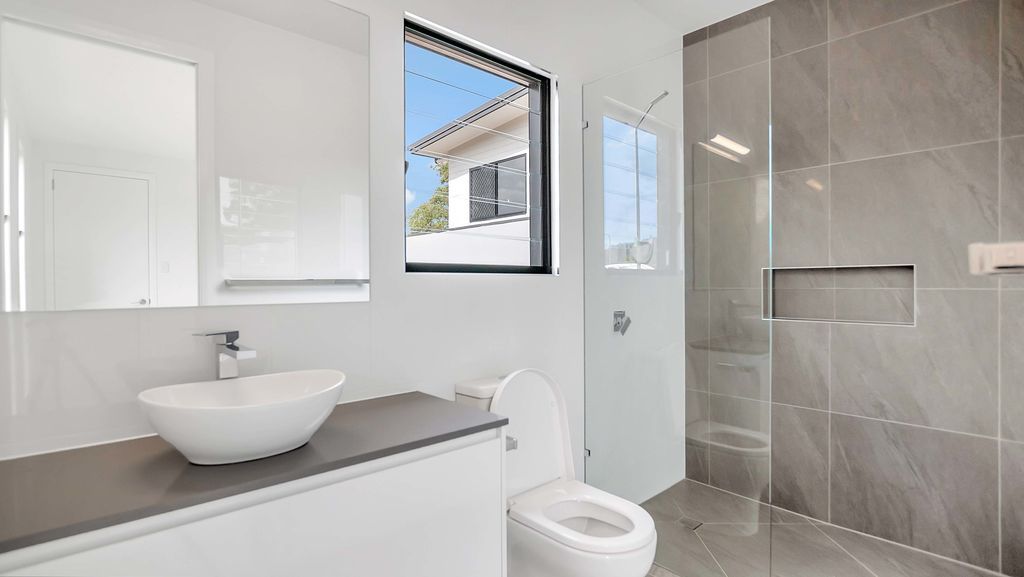 26 Amberwood Crescent — photo 5 of 11