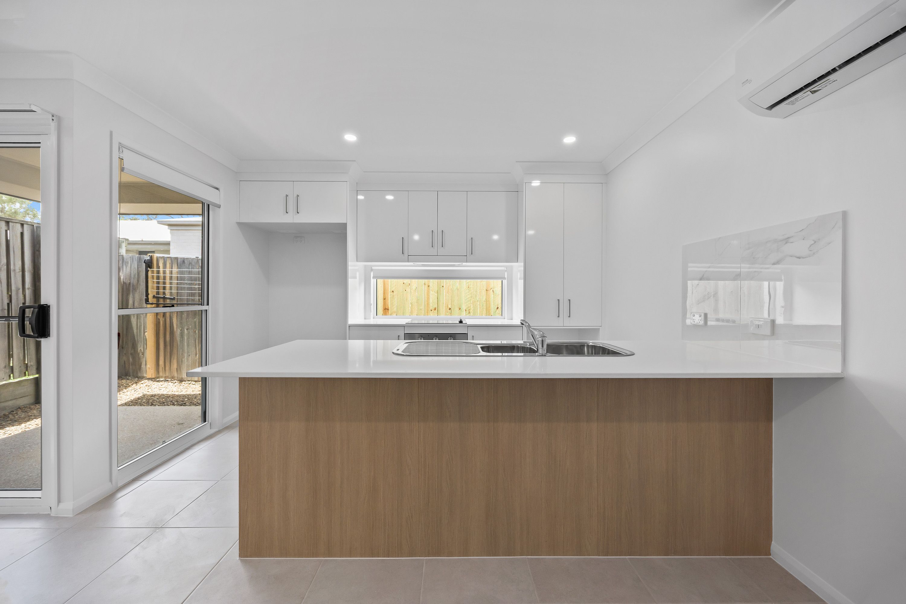 18 Bulimba Street — photo 4 of 12