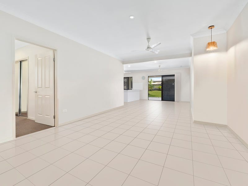9 Totley Chase, Trinity Park, QLD 4879
