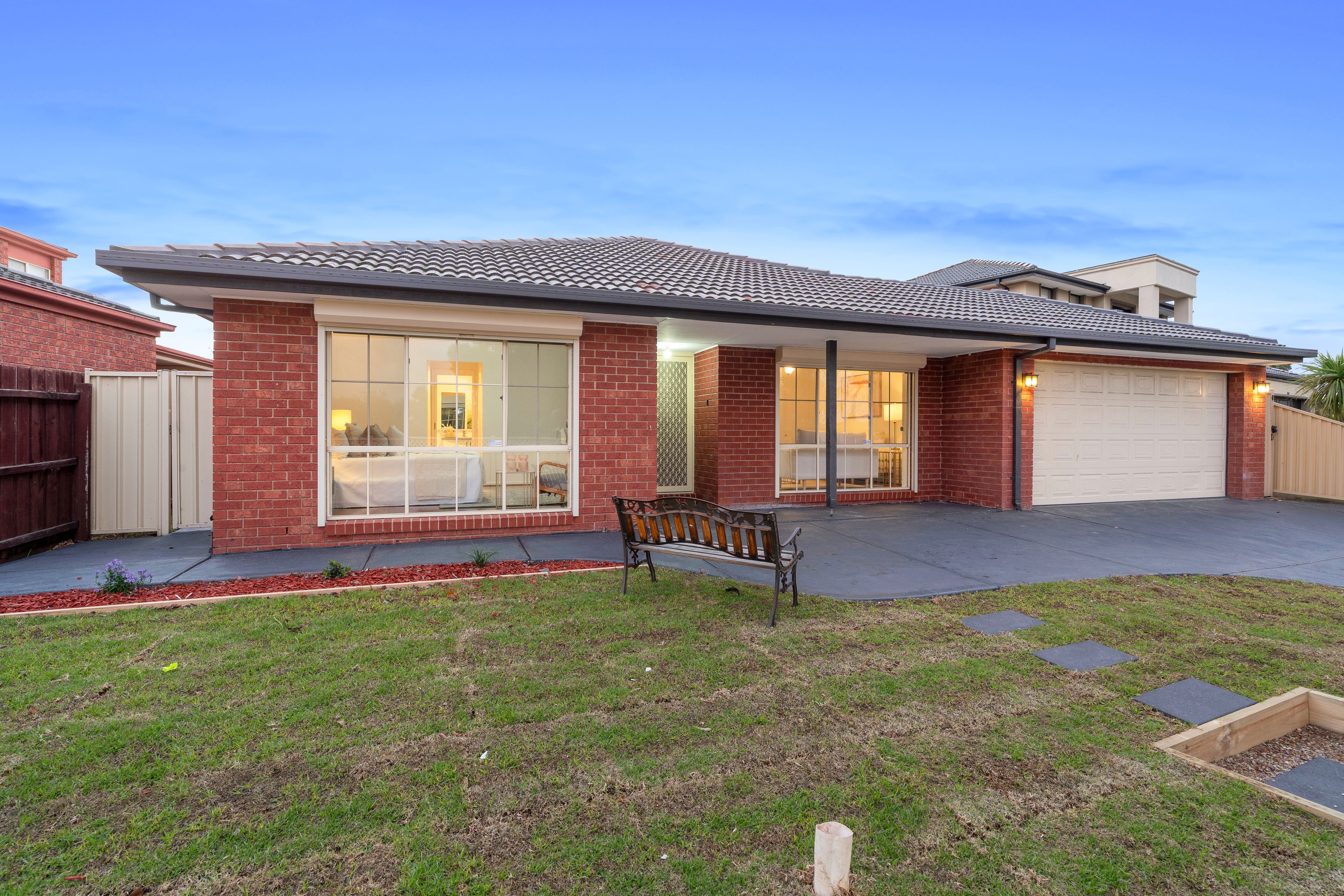 15 Santa Cruz Boulevard, Roxburgh Park, VIC 3064