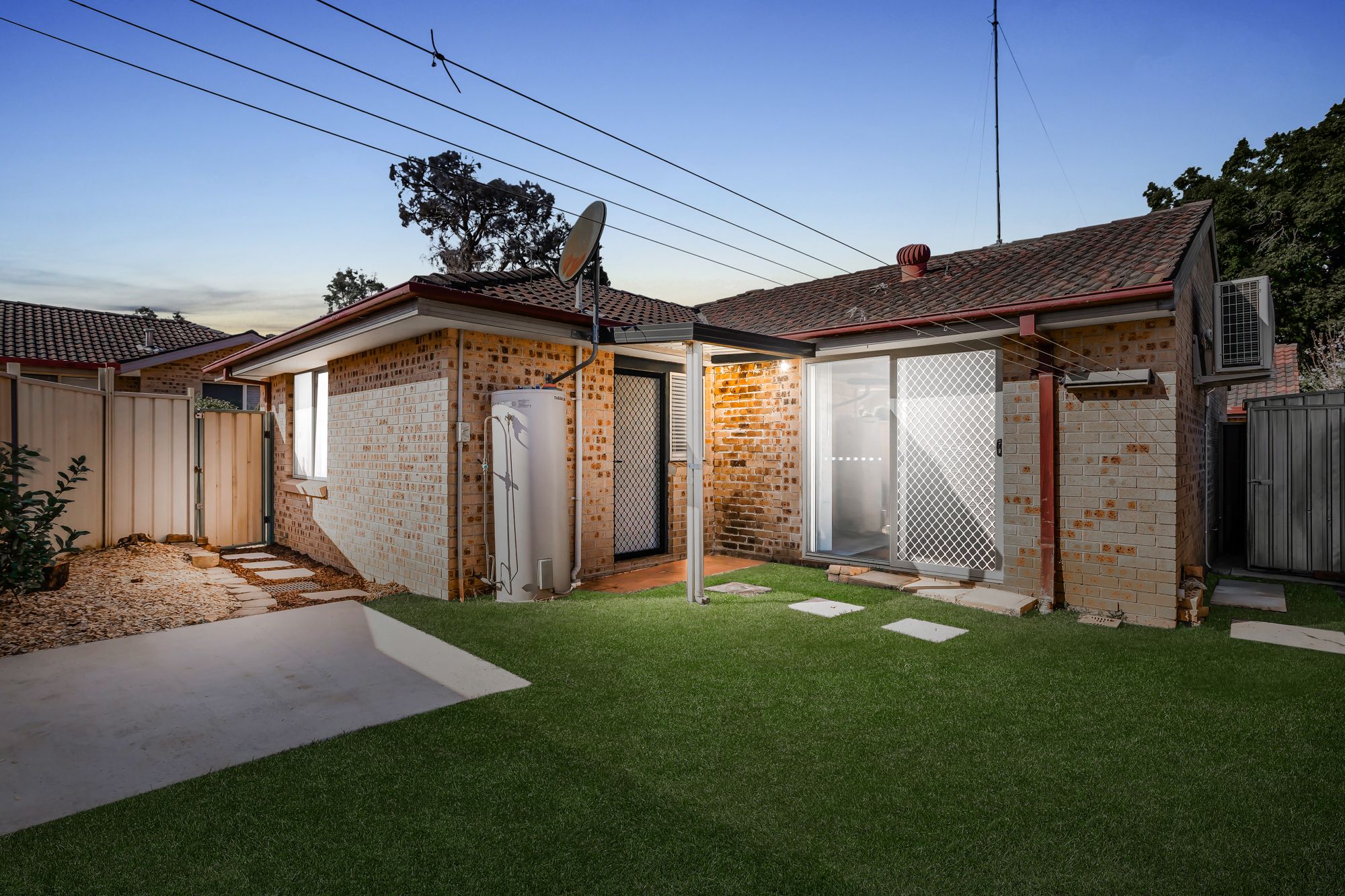 2/117 Adelaide Street, Oxley Park, NSW 2760