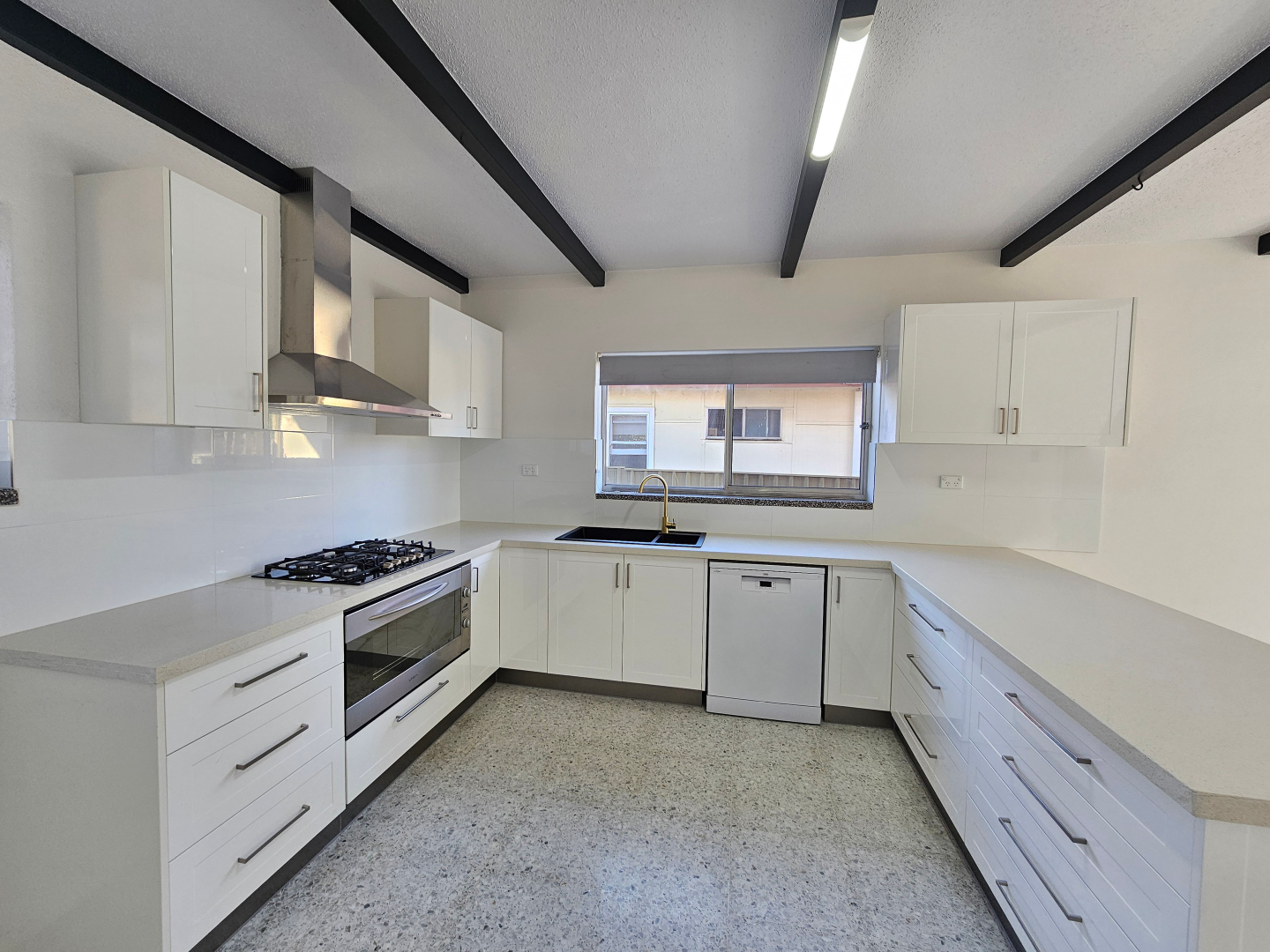 16 Smythe Street — photo 4 of 13
