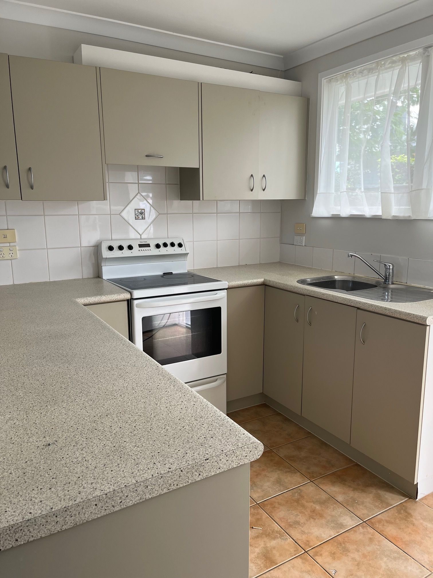 2/2 Swan Crescent, Pakuranga, Manukau City