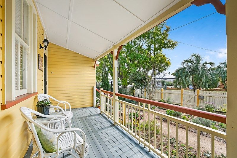 30 Eleanor Street, East Toowoomba, QLD 4350