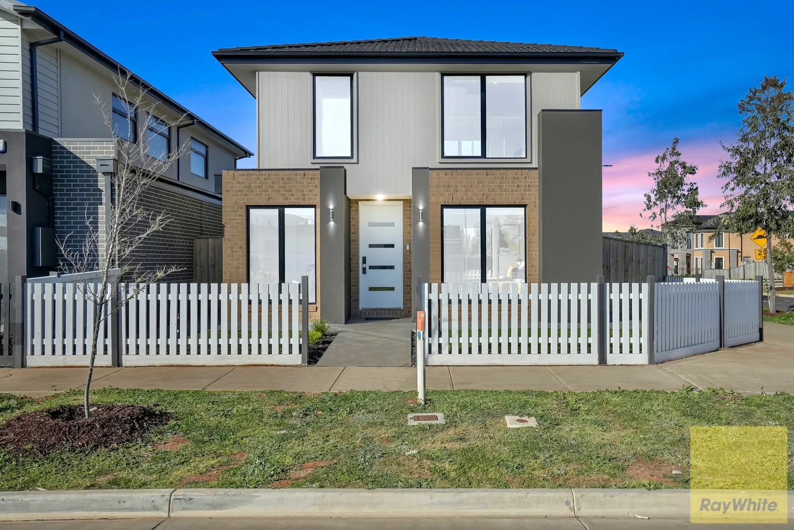 2 Primrose Avenue, Rockbank, VIC 3335