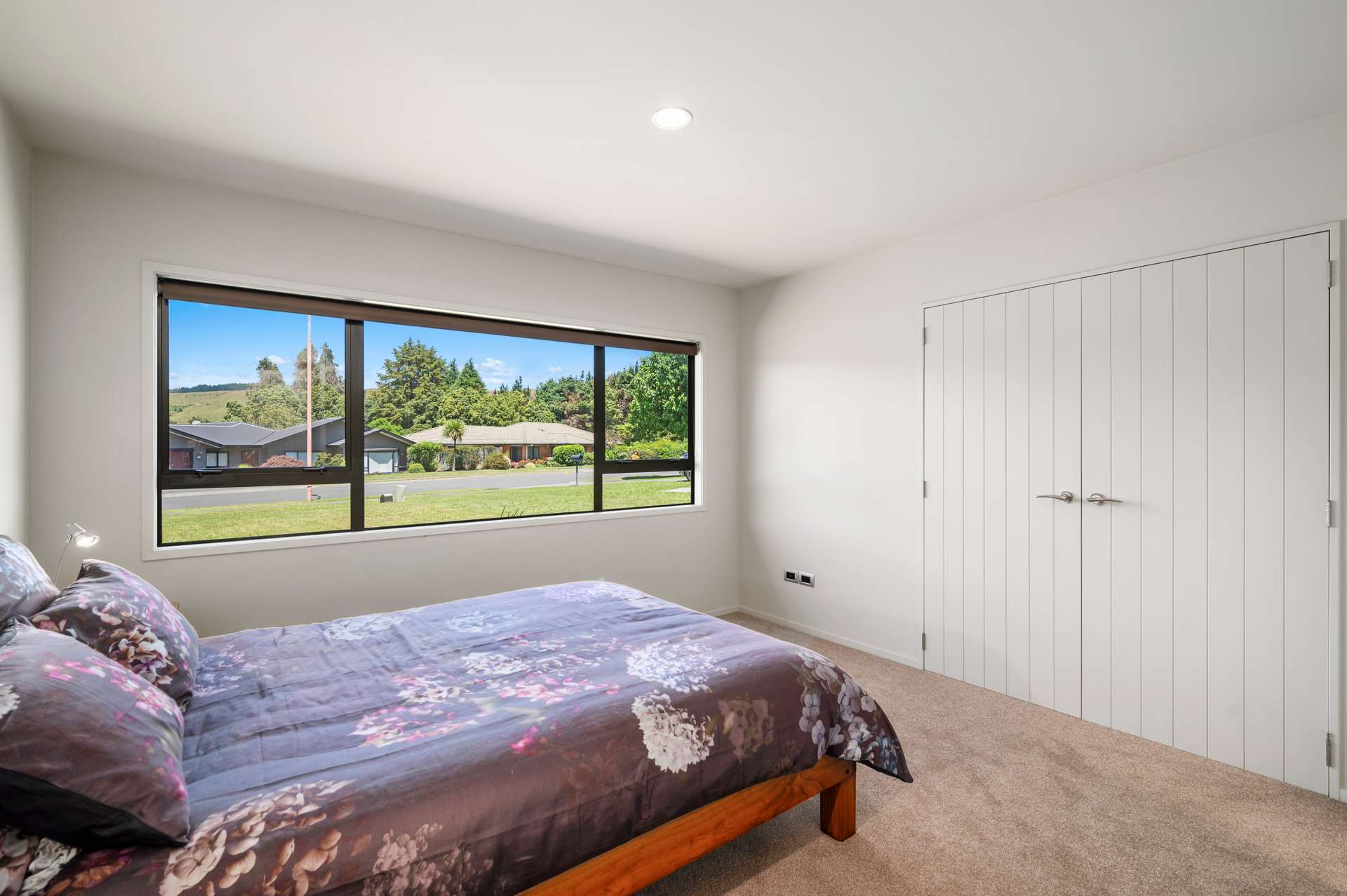 8 Caulfield Place photo 8