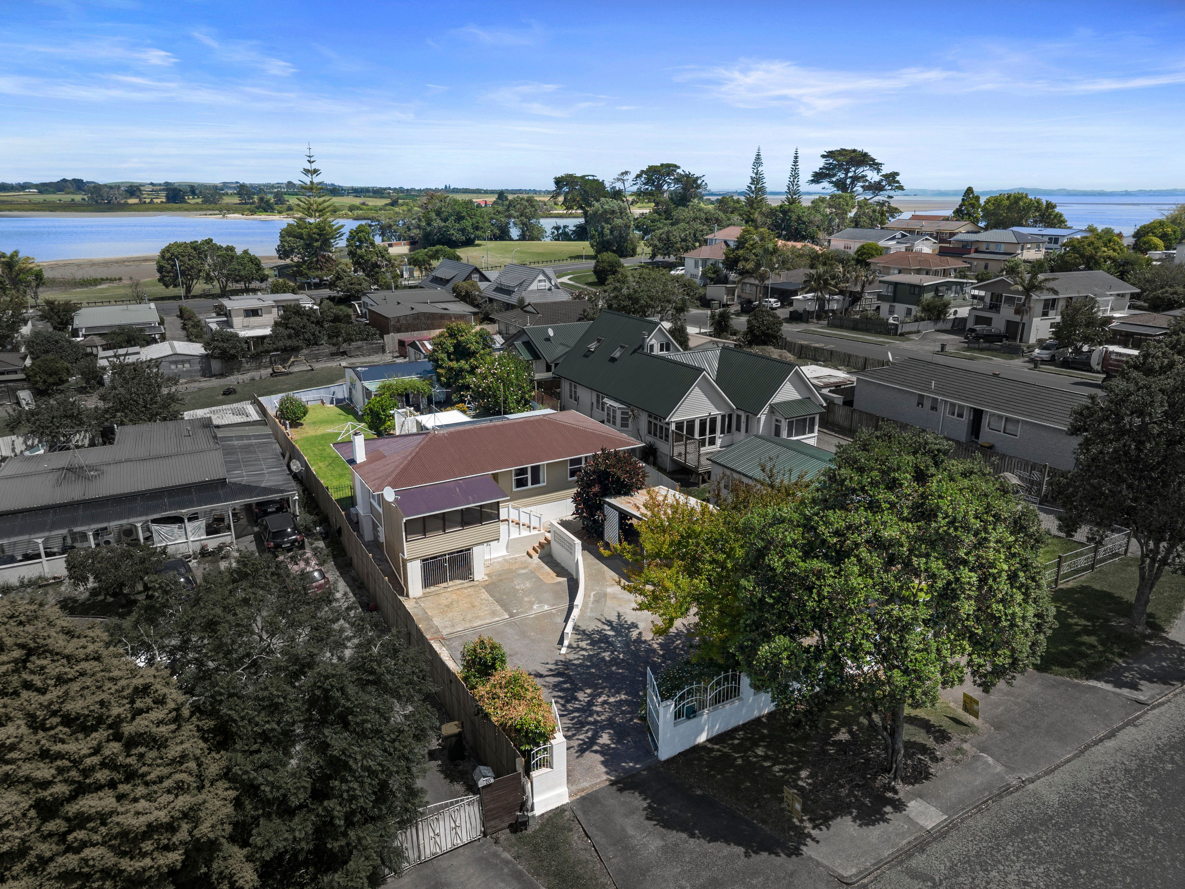 22 Mcinnes Road, Weymouth, Manukau City