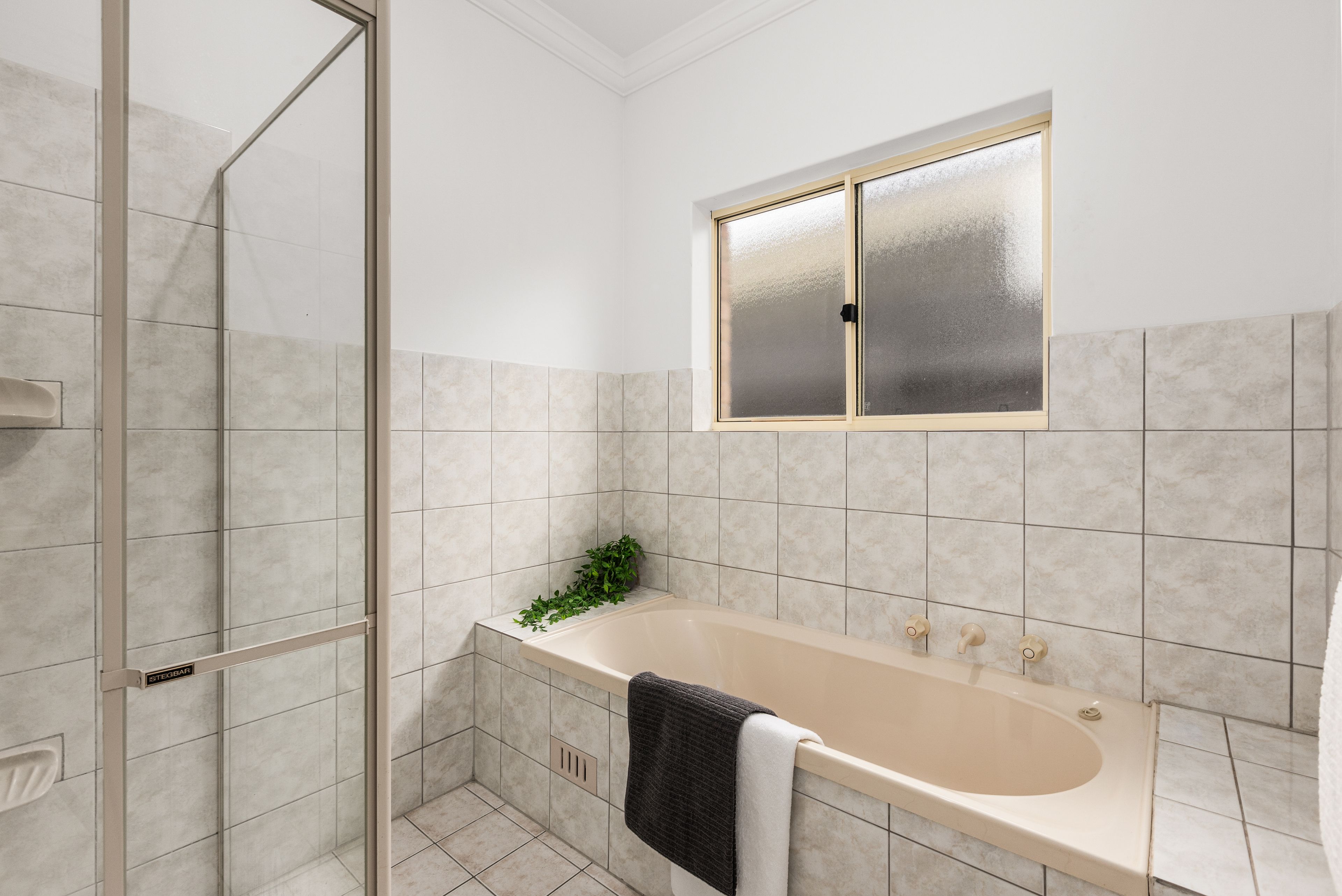 8A Acacia Avenue — photo 12 of 15