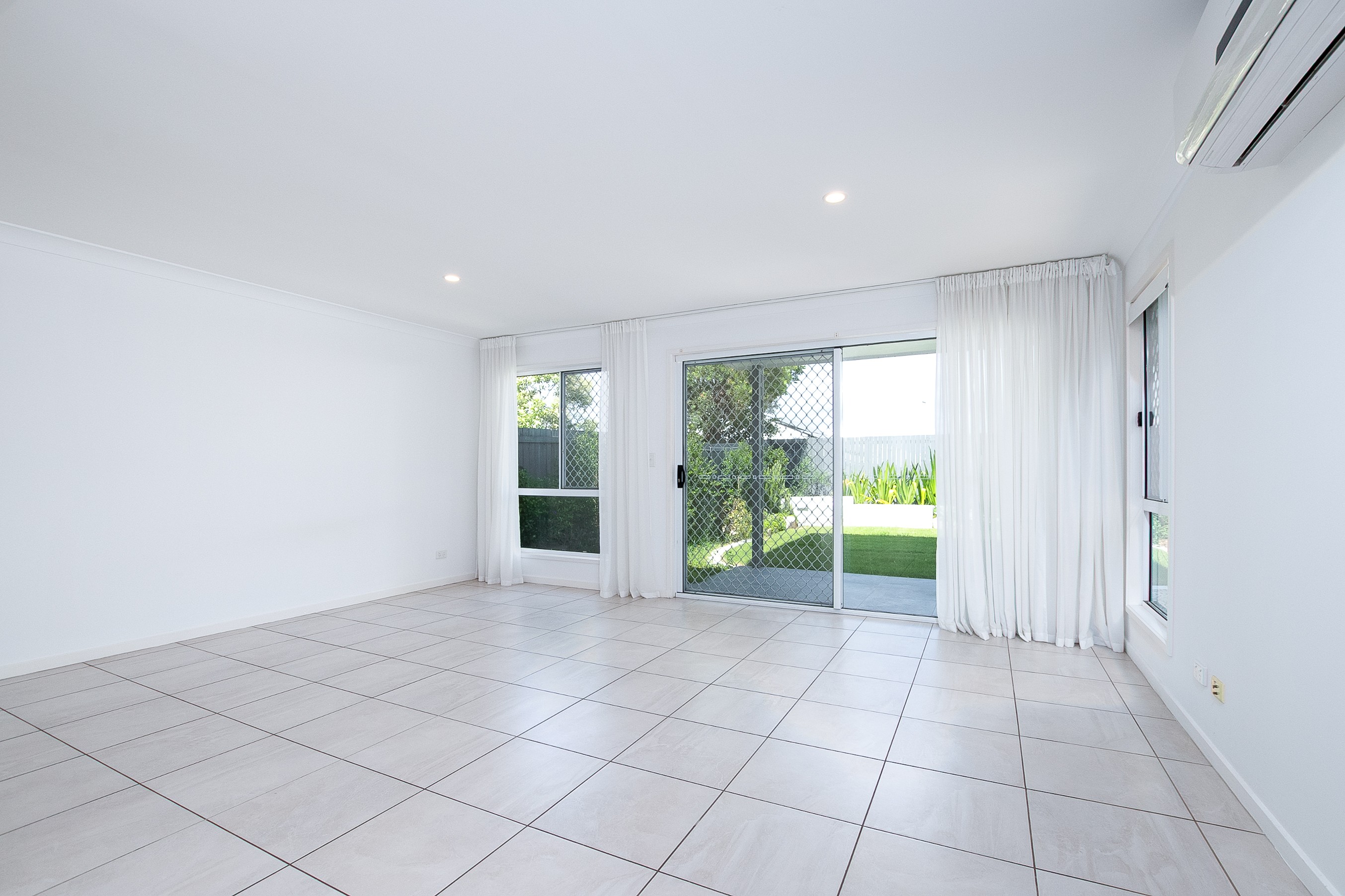 16 Larcom Crescent, Redbank Plains, QLD 4301