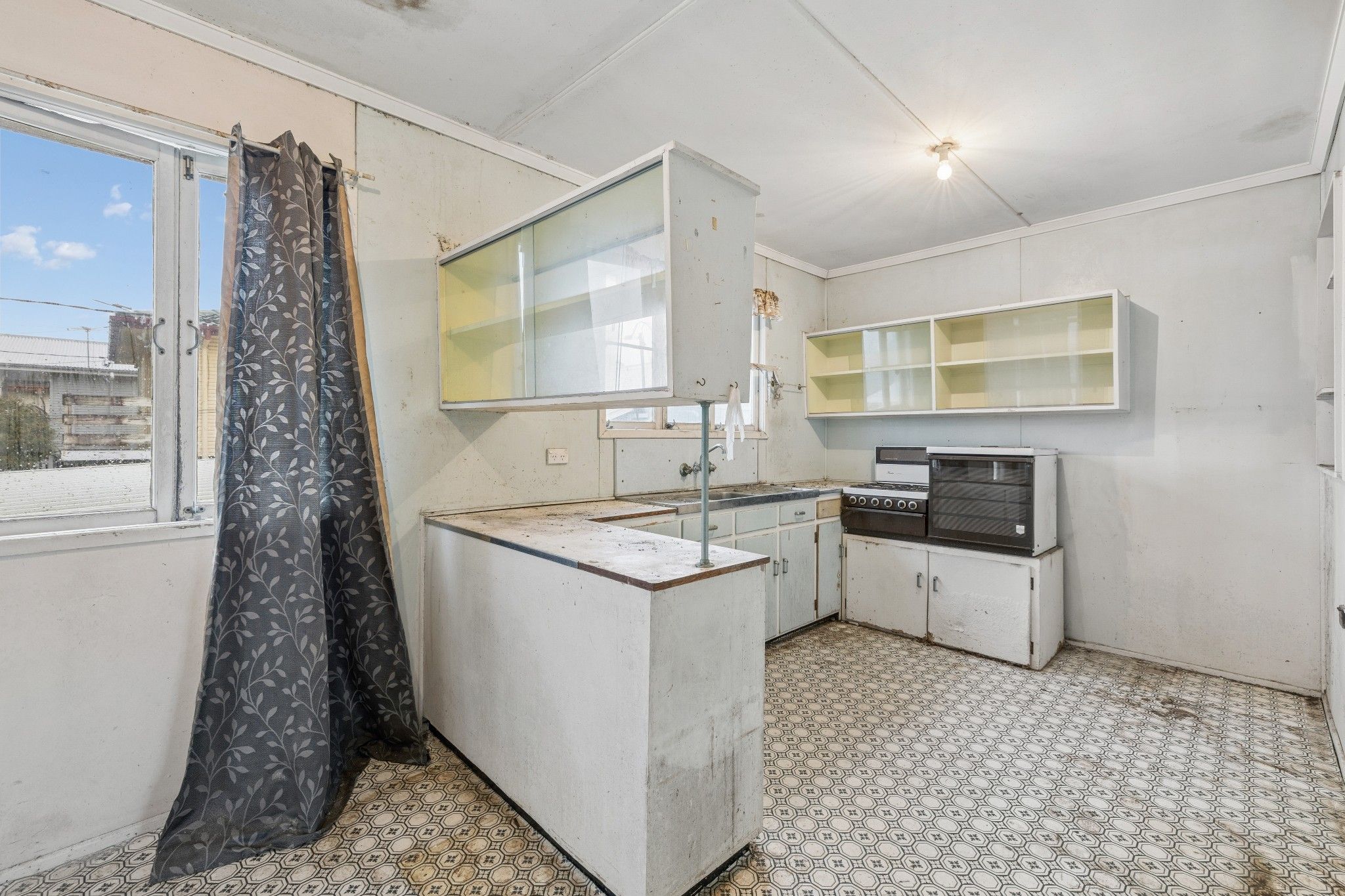 66 Boxgrove Avenue — photo 5 of 13