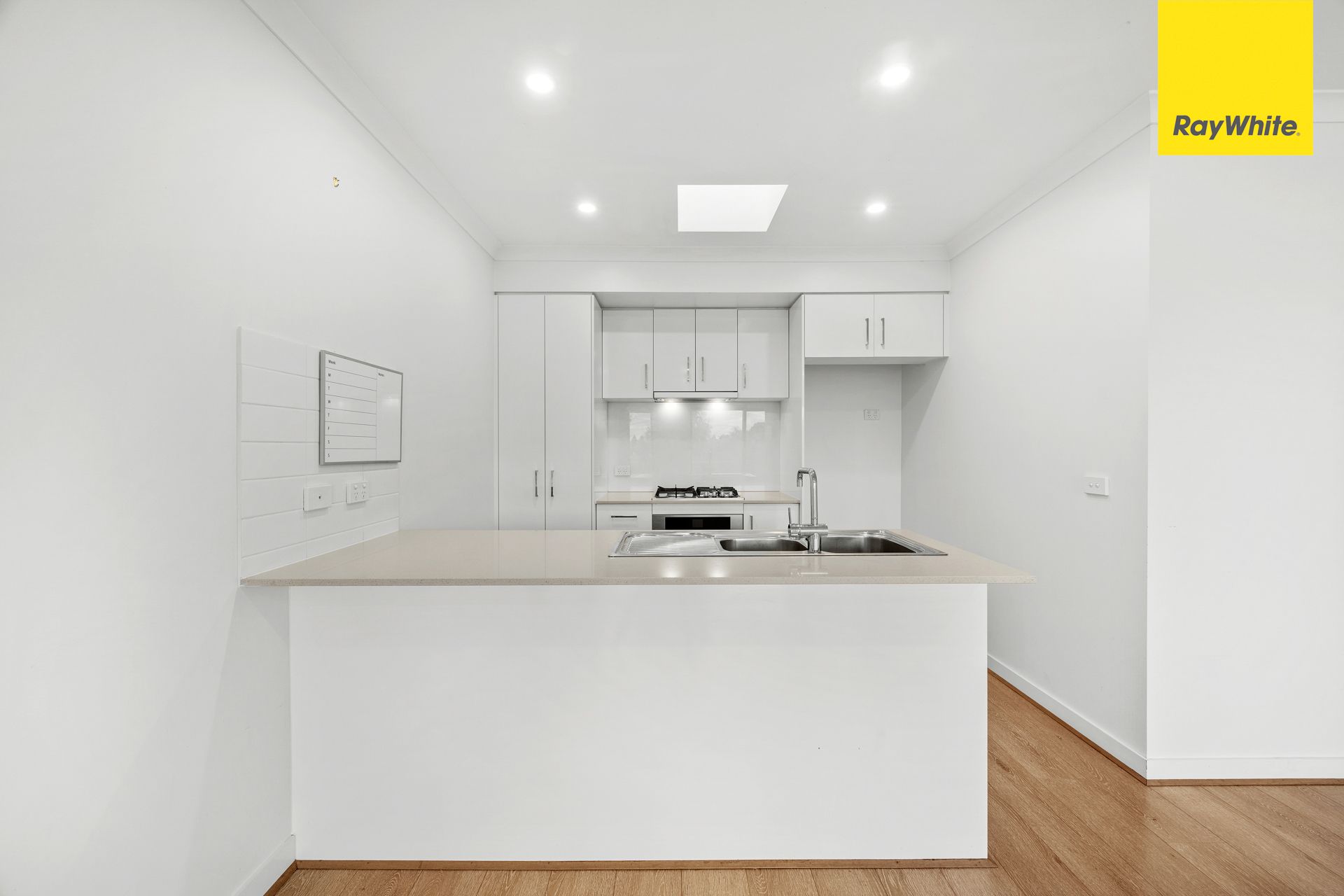 58 Fulham Crescent — photo 7 of 19